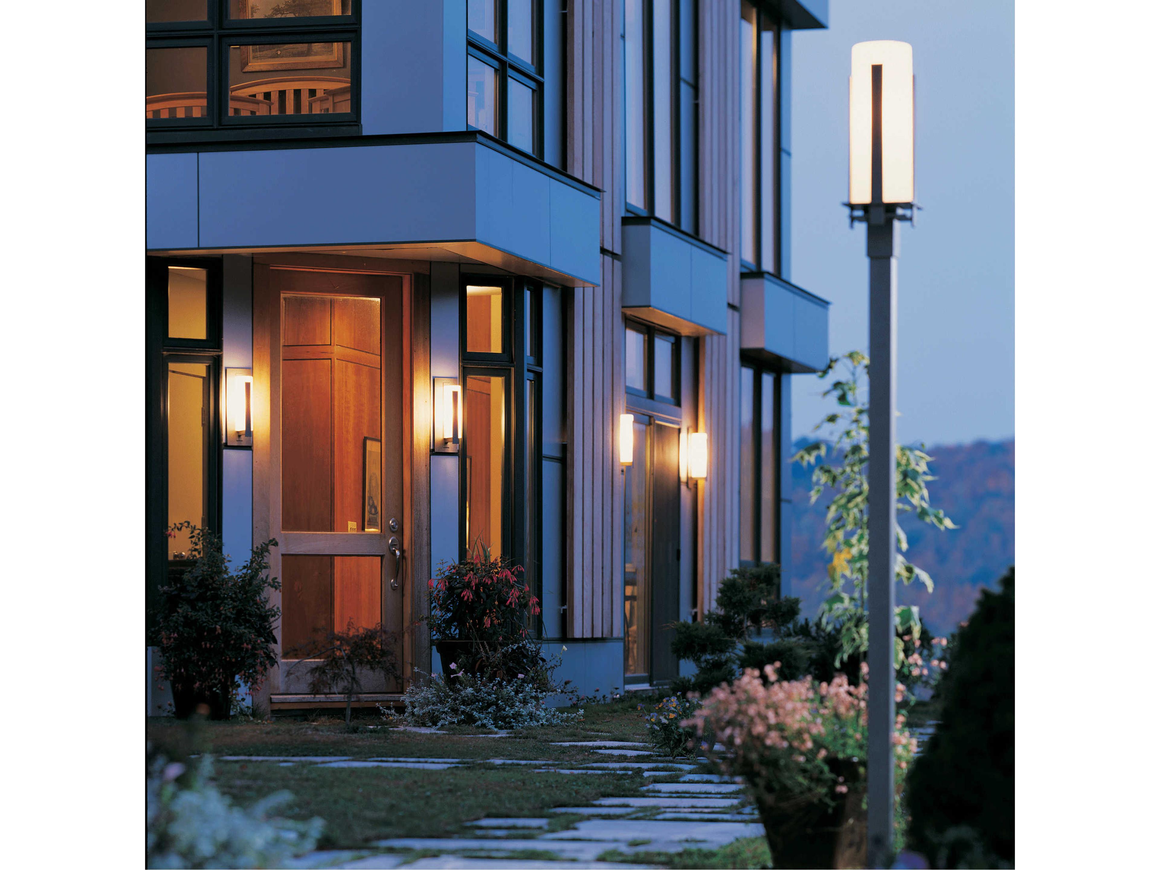 Hubbardton Forge Vertical 1 - Light Incandescent Outdoor Wall Light