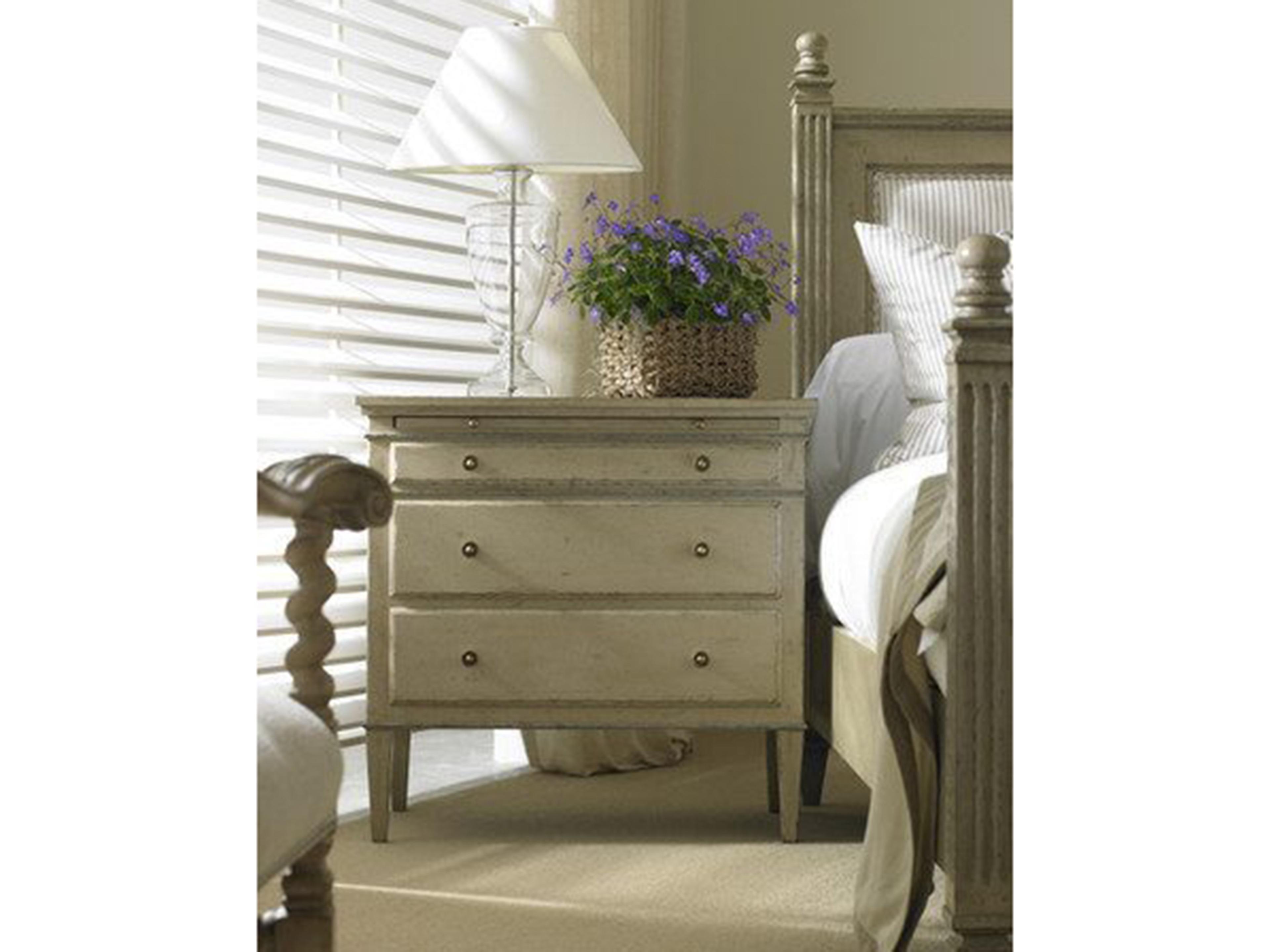 Hickory White Vineyard Haven Beige Maple Wood Accent Chest