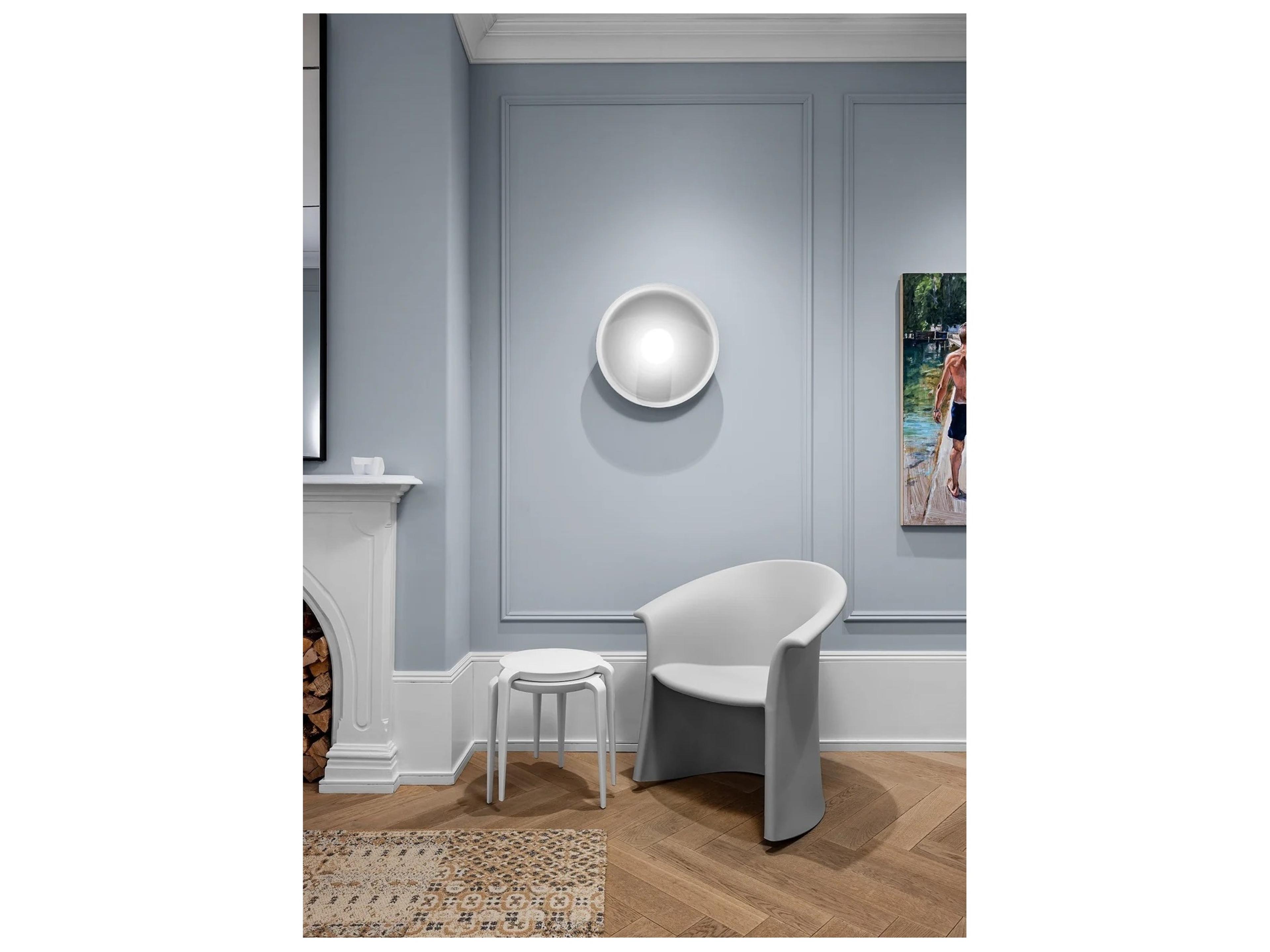 Heller Outdoor Vignelli Light Grey Polypropylene Resin Lounge Chair