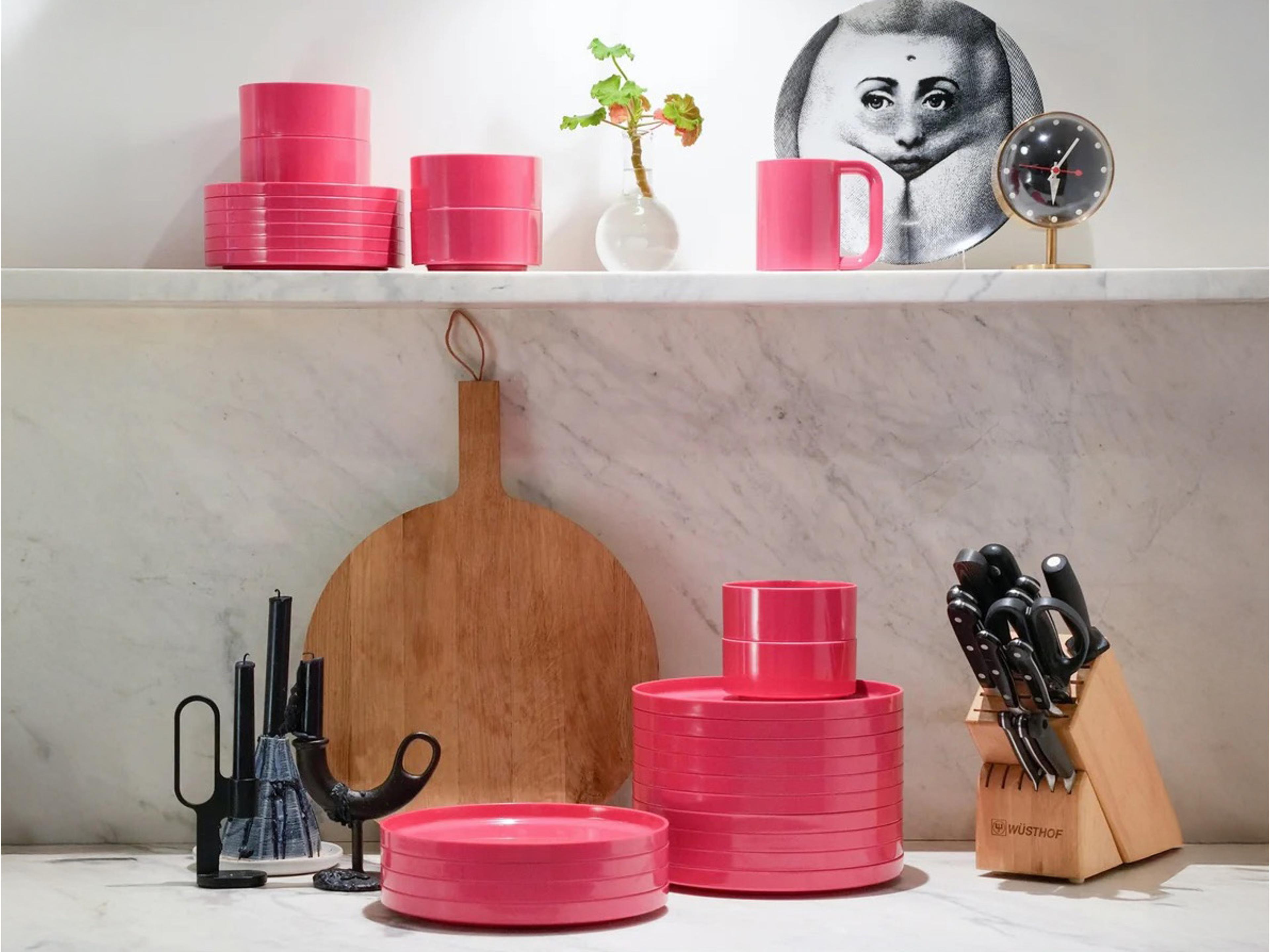 Heller Outdoor Max Pink Dinnerware Kit 24 (6 dinner plates, 6 salad plates, 6 bowls, 6 mugs)