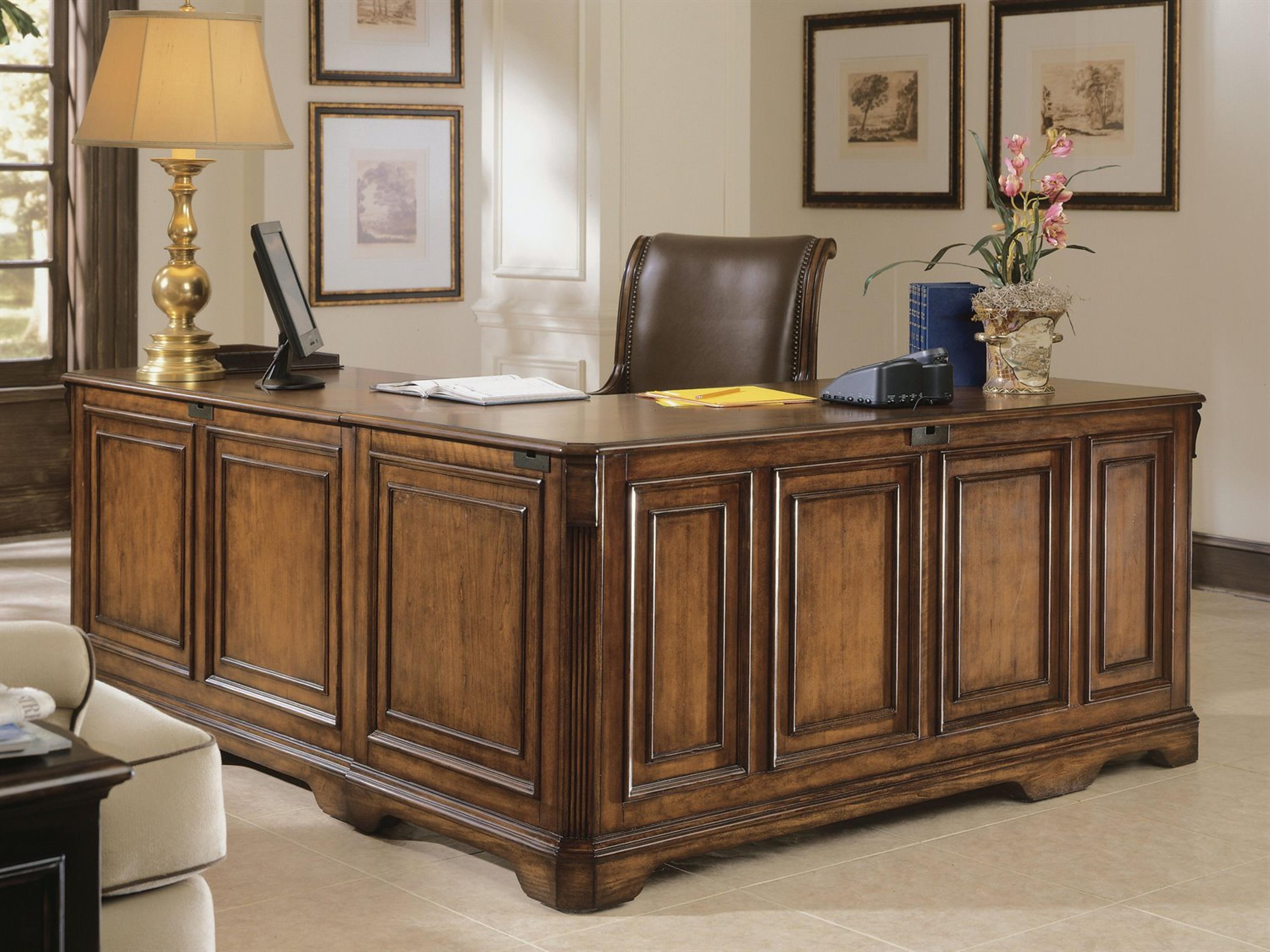 Hooker Furniture Brookhaven Distressed Clear Cherry Hardwood L-Shaped Desk