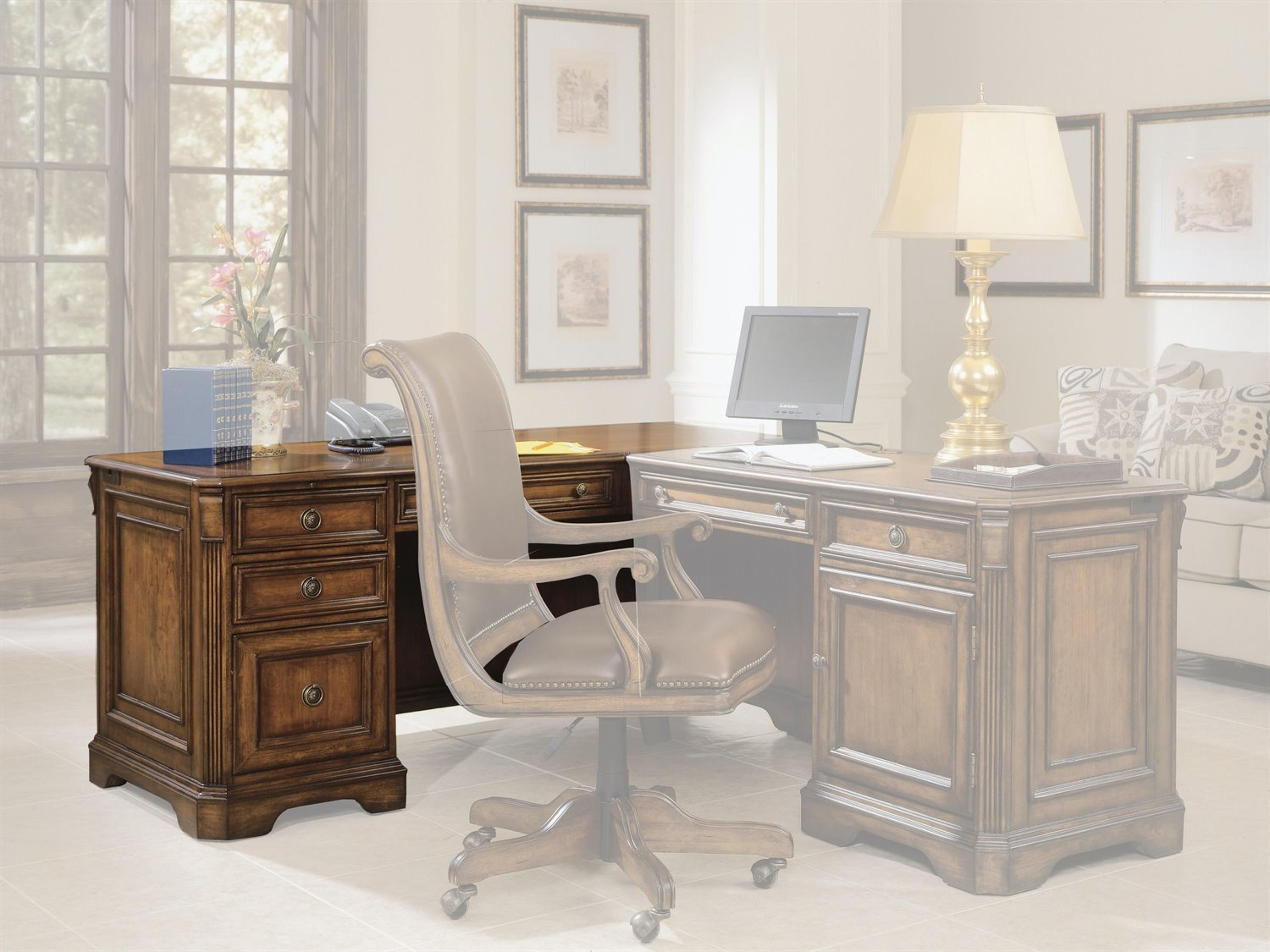 Brookhaven Left Pedestal Desk in Distressed Medium Clear Cherry