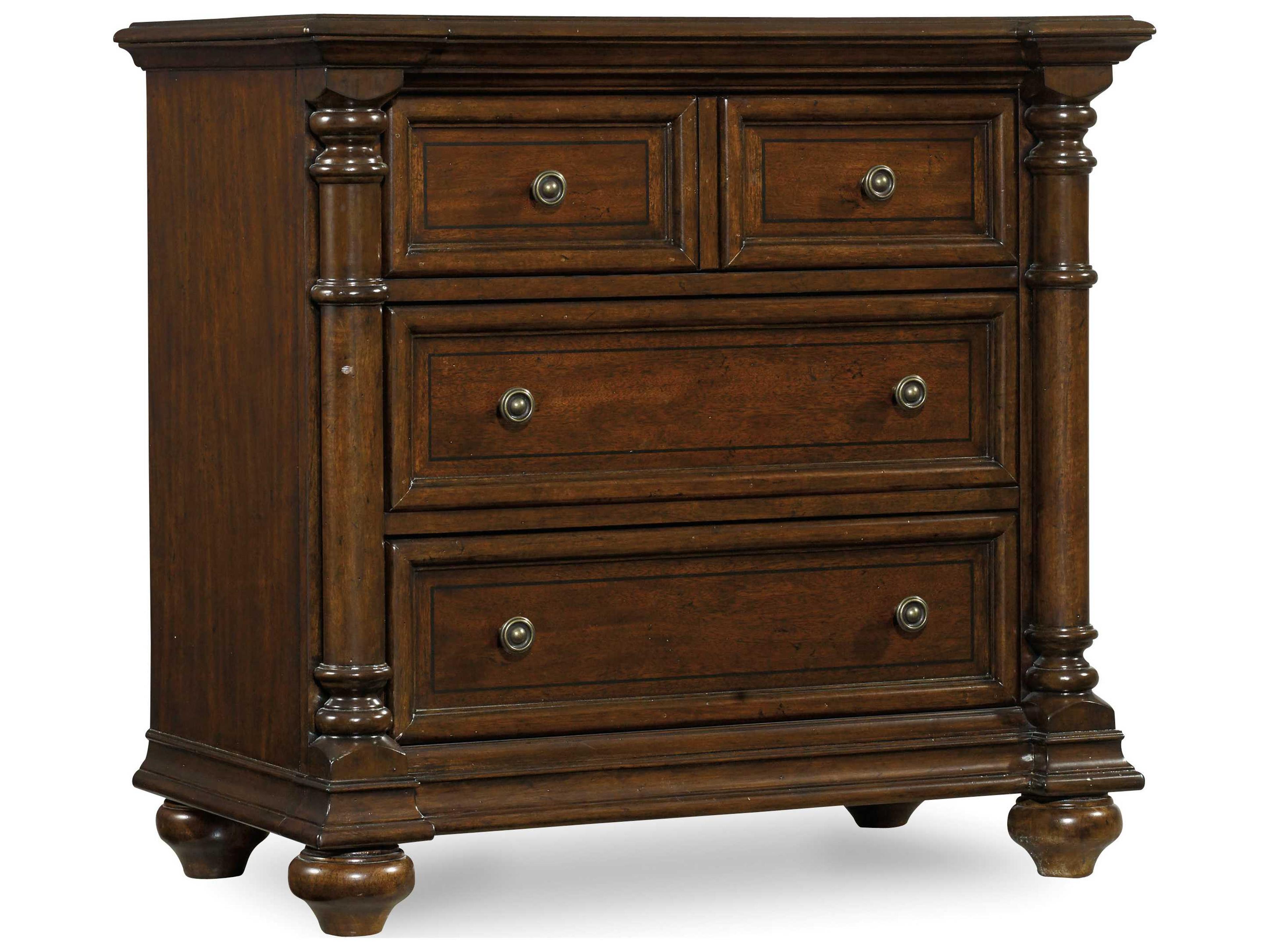 Leesburg Three Drawer Nightstand in Traditional Mahogany