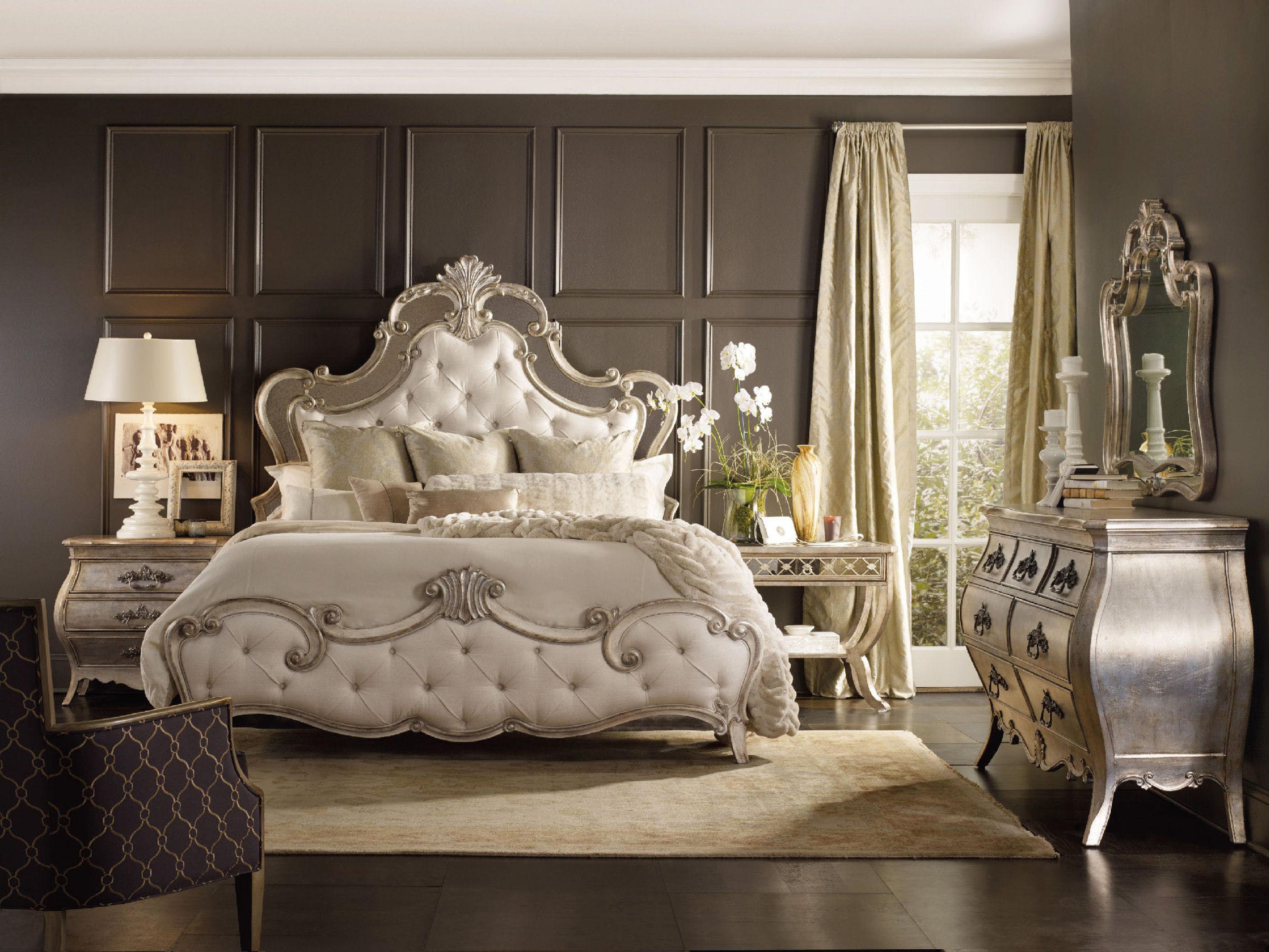 Luxecor Heritage Silver Hardwood Upholstered Queen Panel Bed