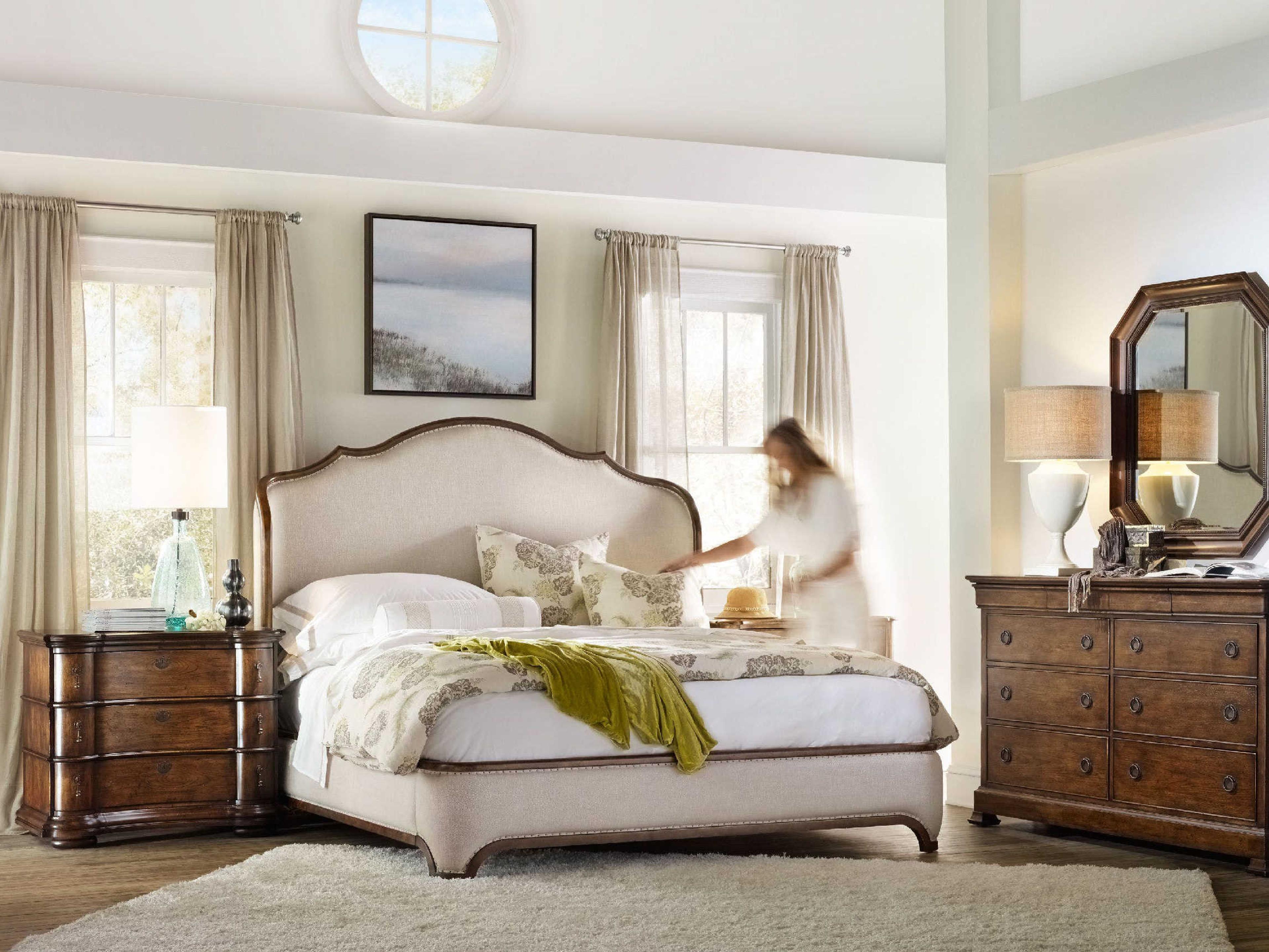 Luxecor Heritage Bachelor 3-Drawers Brown Rubberwood Chest Nightstand