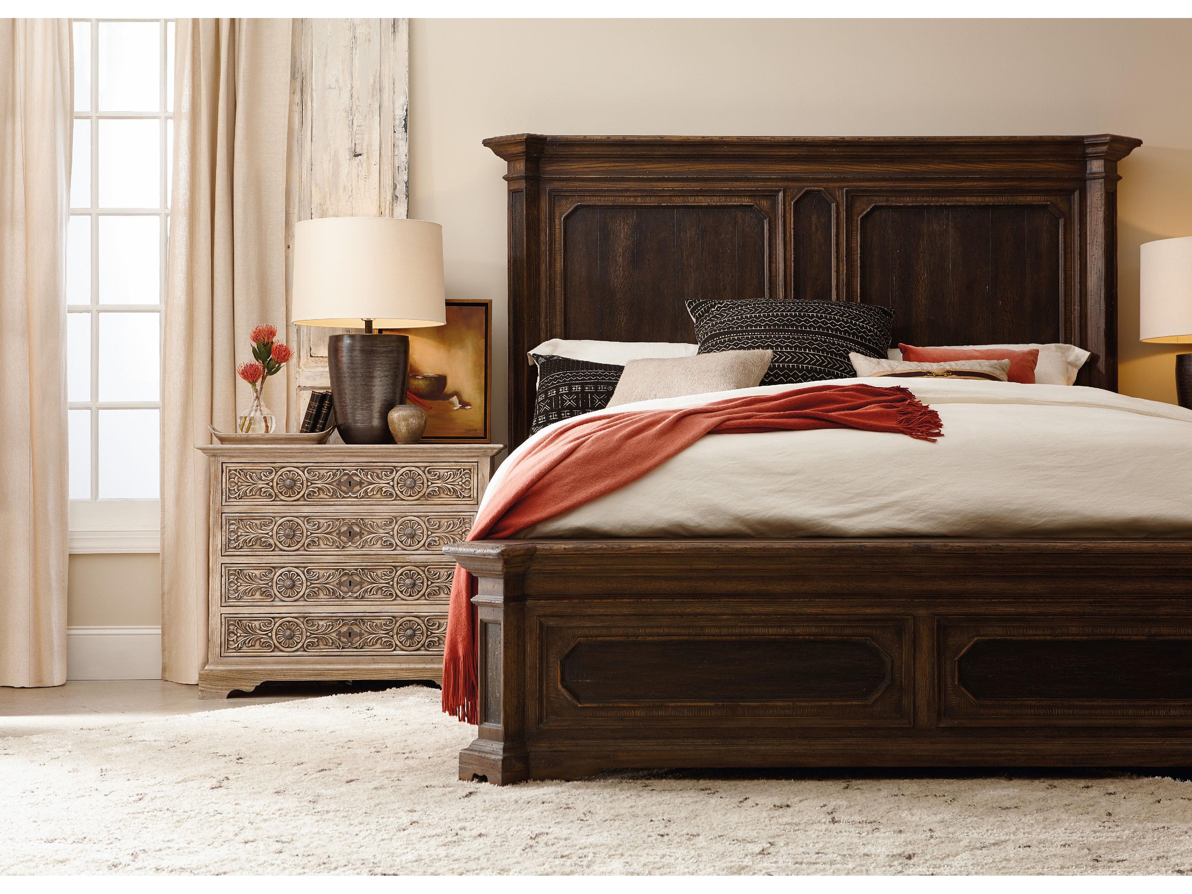 Luxecor Heritage Brown Cedar Wood Chest Nightstand