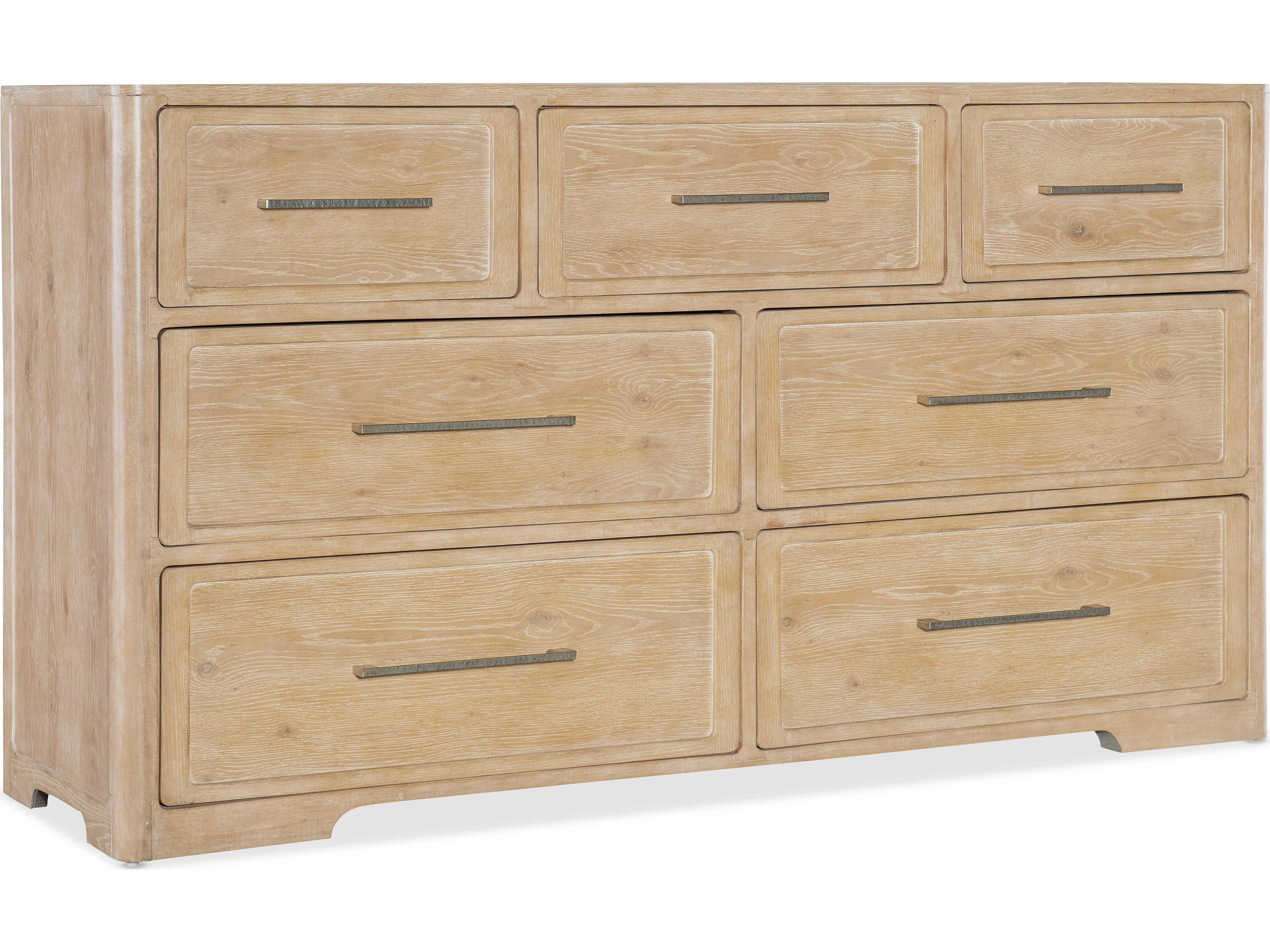 Hooker Furniture Retreat 7-Drawers Brown Solid Wood Dresser