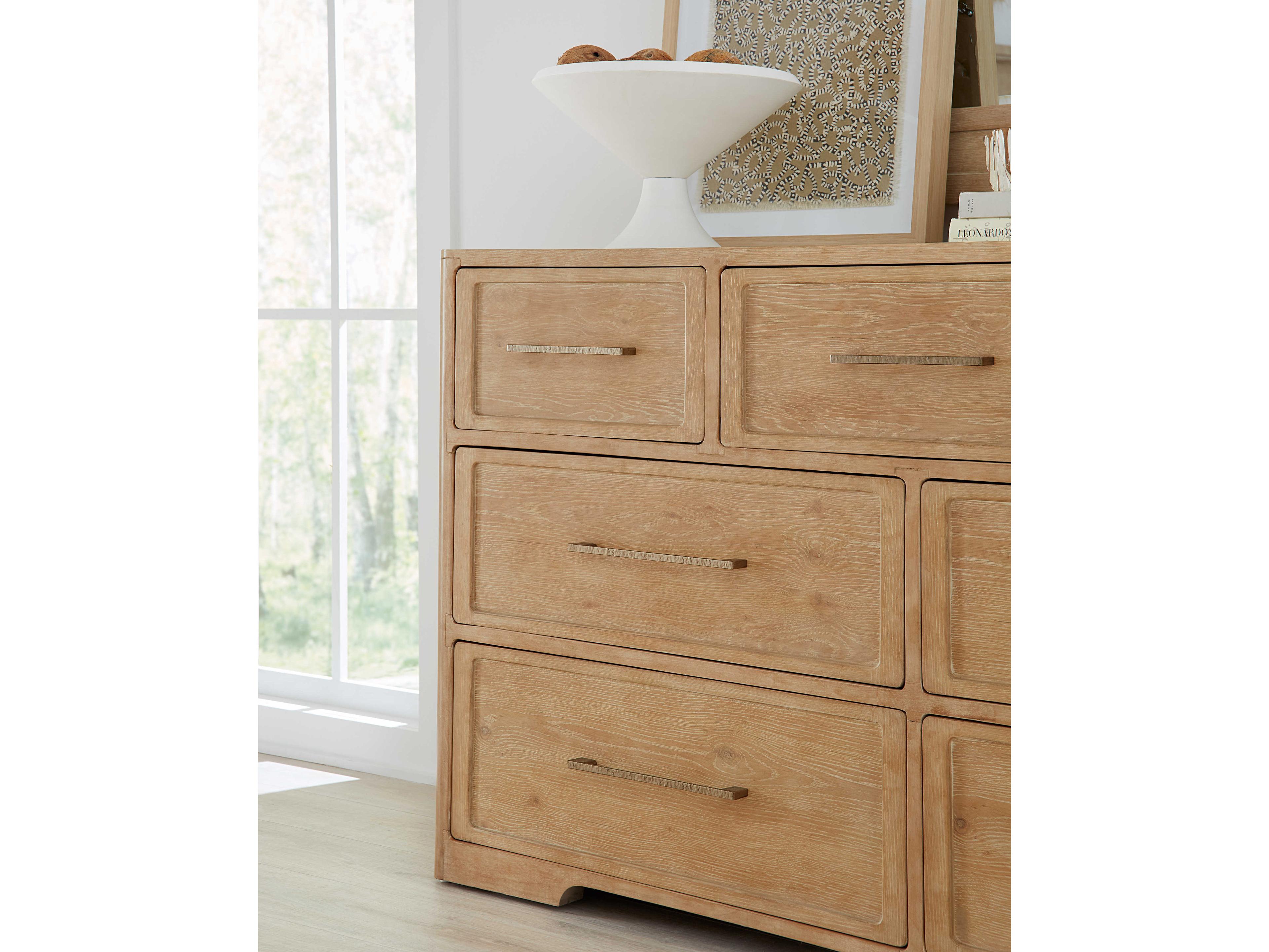 Hooker Furniture Retreat 7-Drawers Brown Solid Wood Dresser