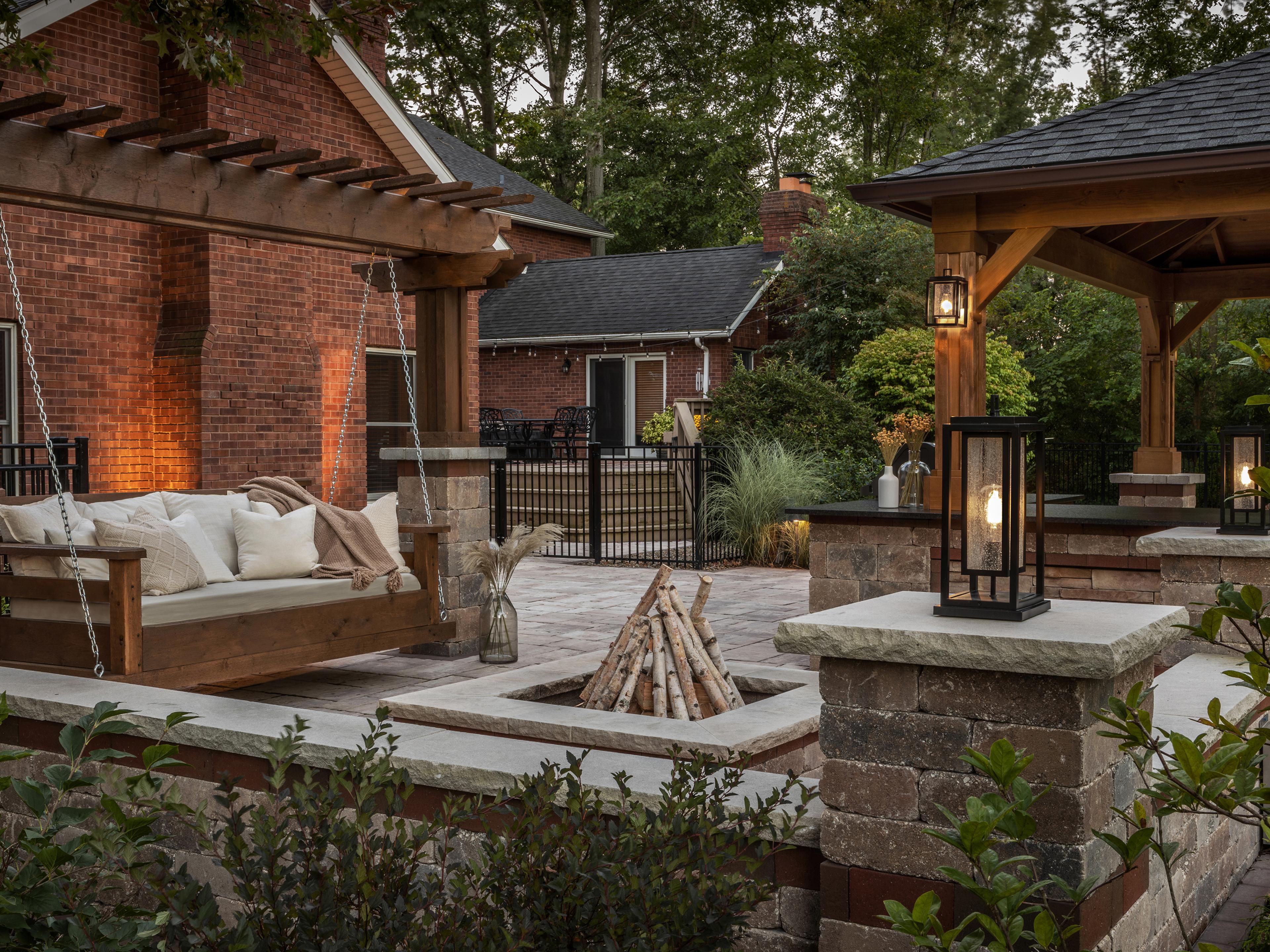 Hinkley Republic 1 - Light Glass Outdoor Wall Light