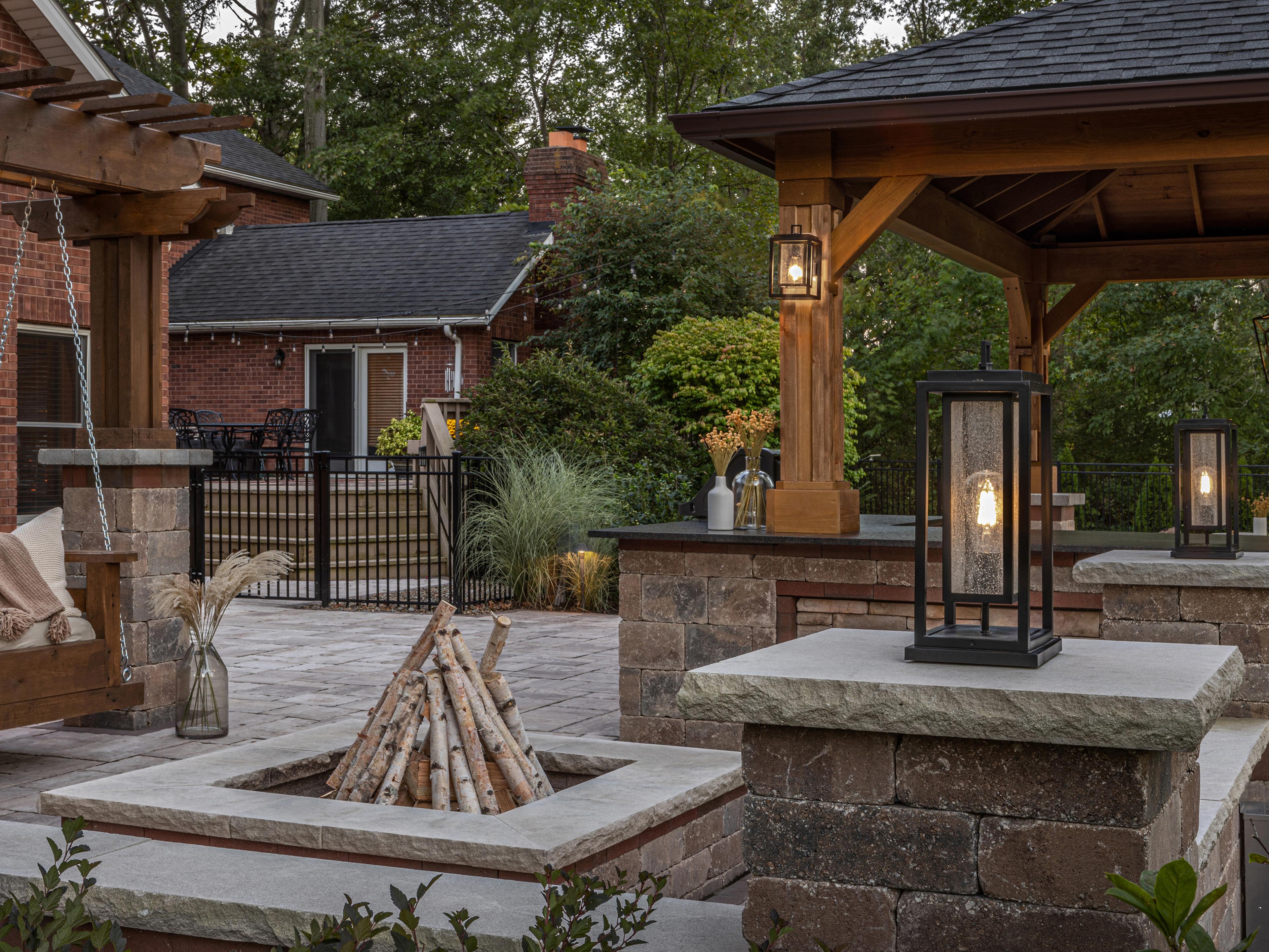 Hinkley Republic 1 - Light Glass Outdoor Wall Light