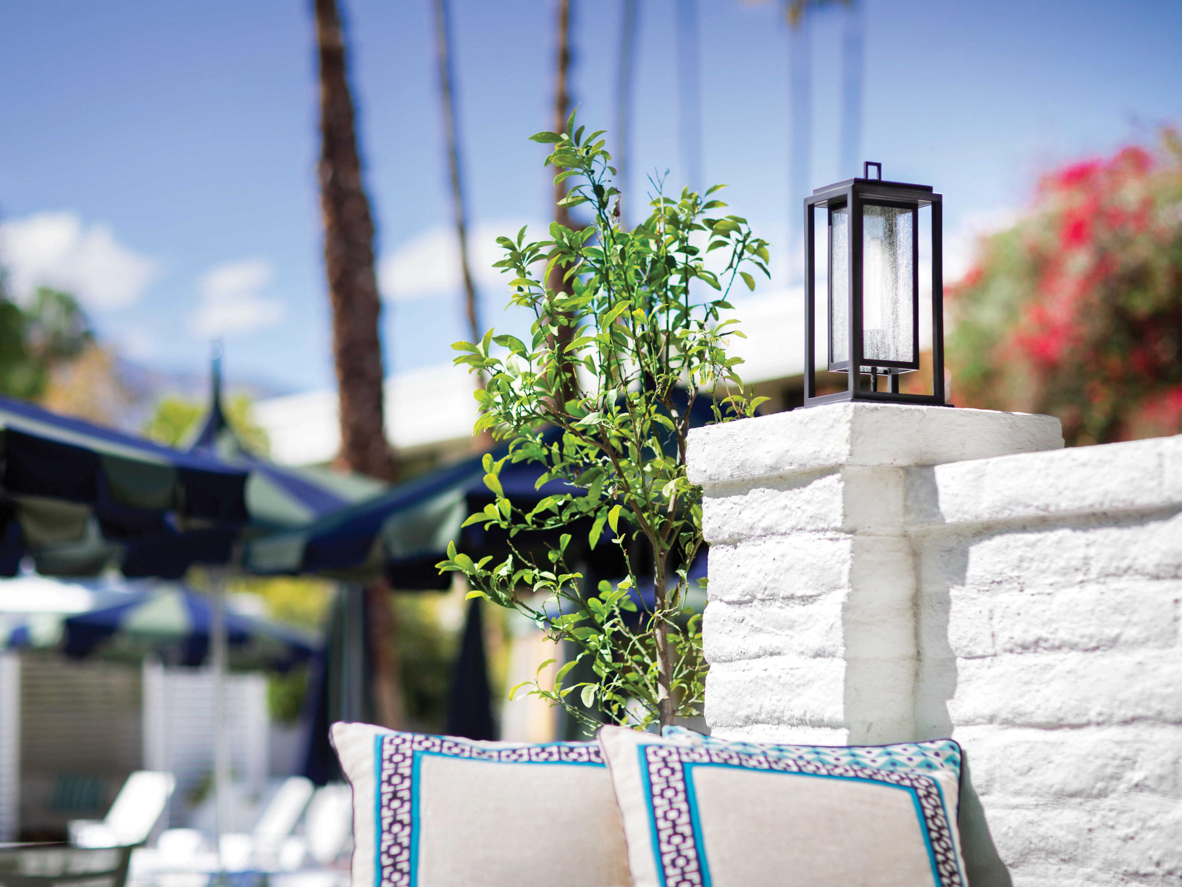 Hinkley Republic 1 - Light Outdoor Post Light