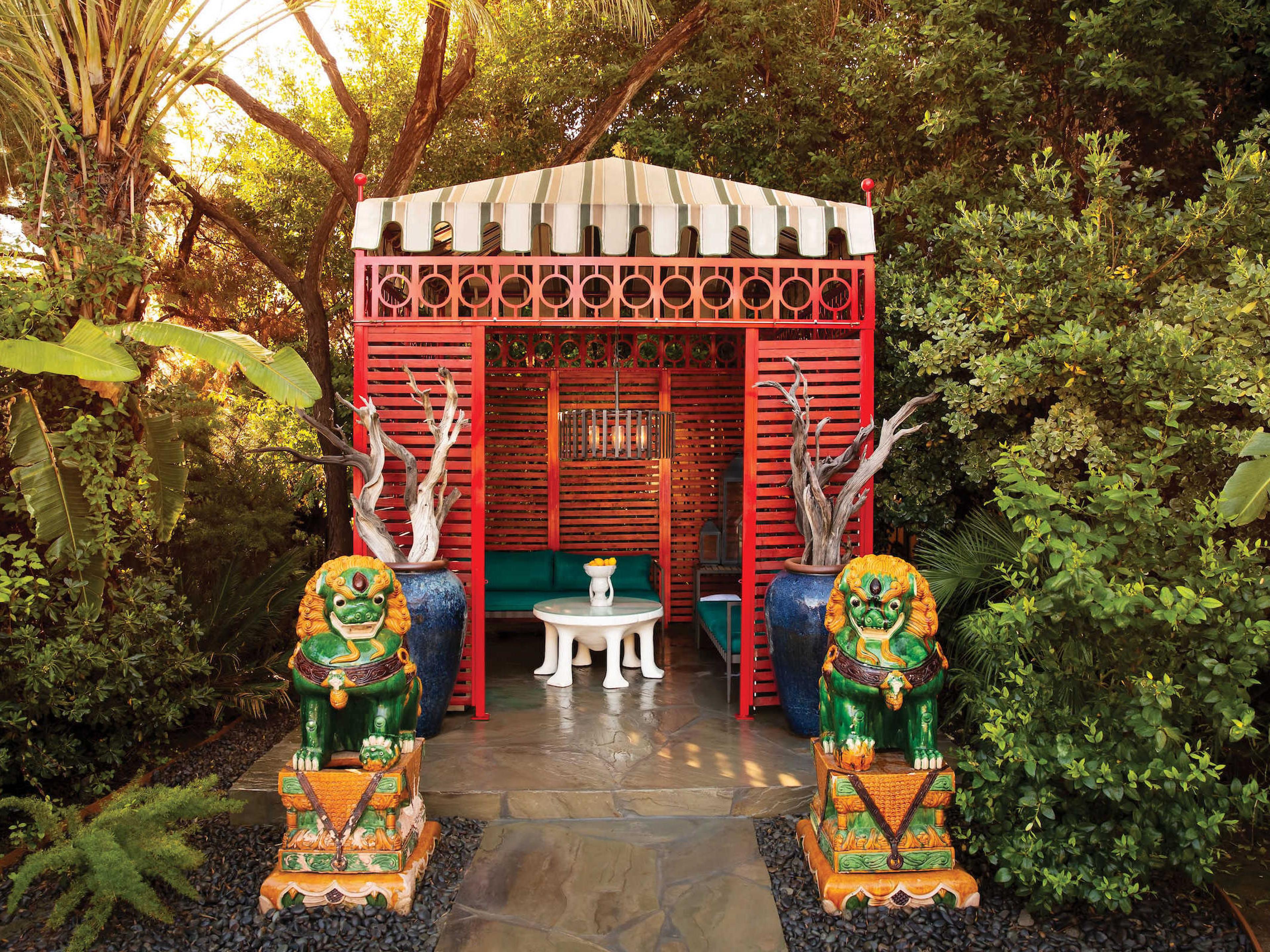 Hinkley Open Air 6 - Light Outdoor Hanging Light