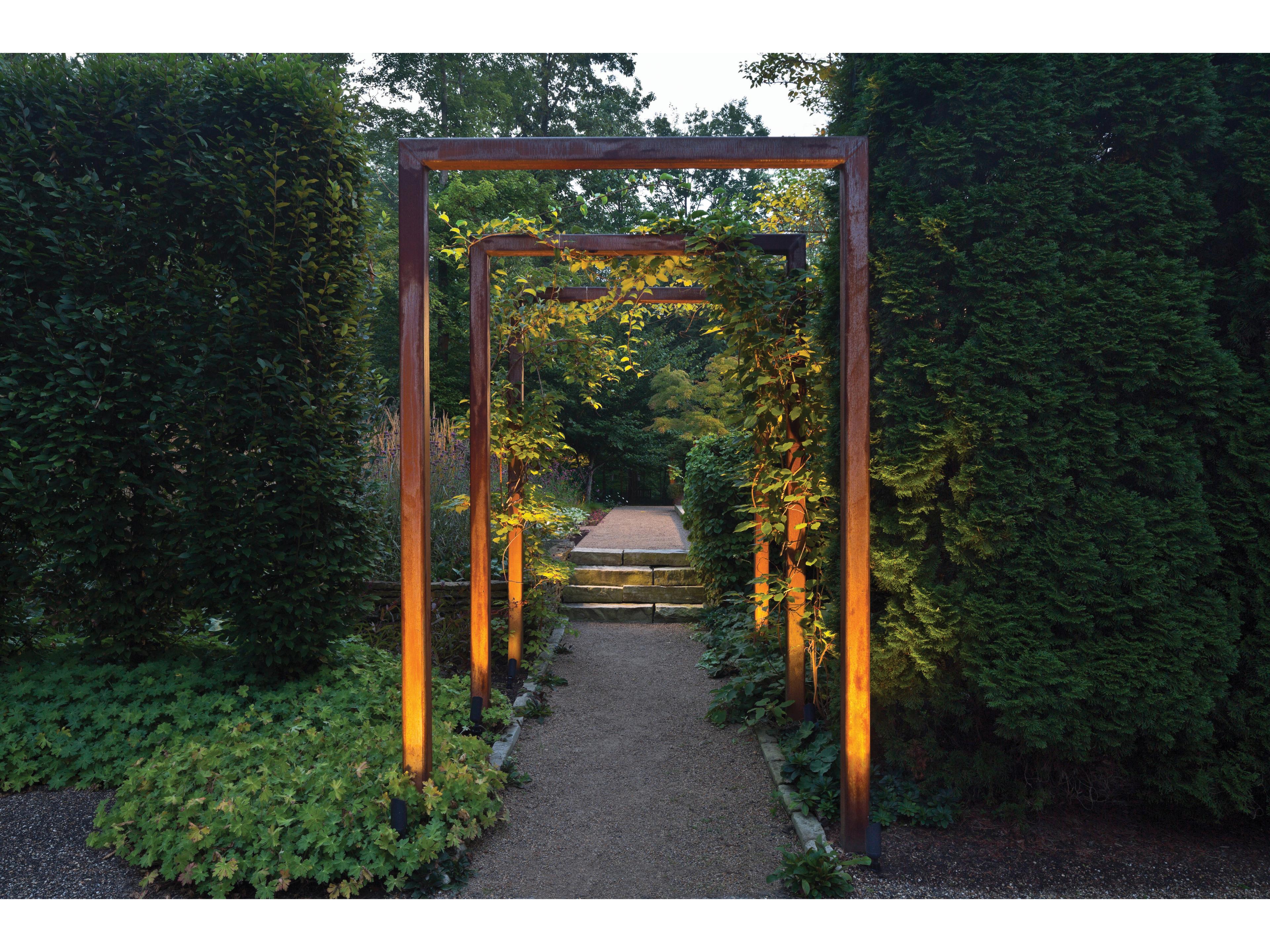 Hinkley 1-Light Outdoor Spot Light