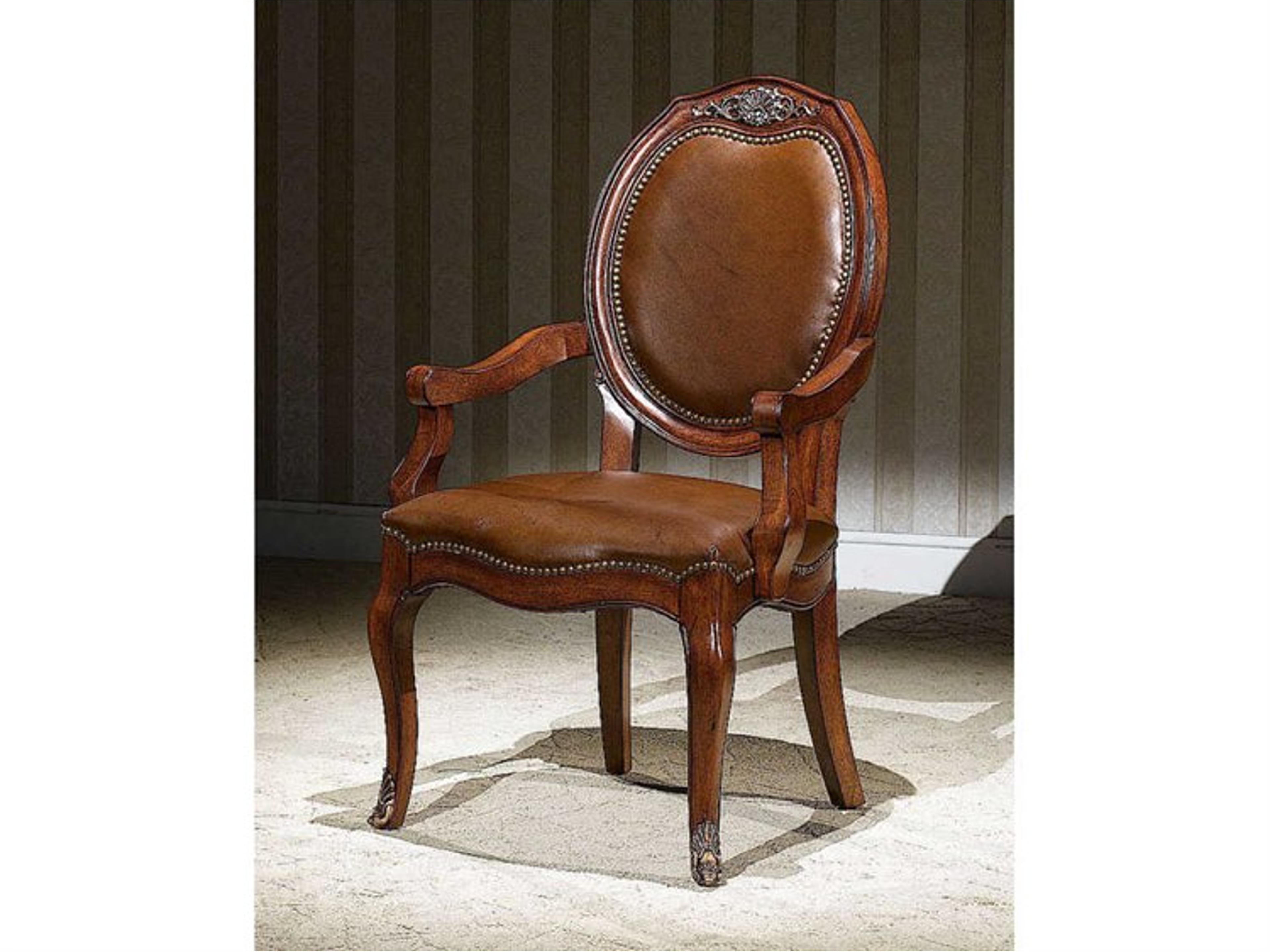Lv-722 Solid Wood Brown Leather Arm Dining Chair