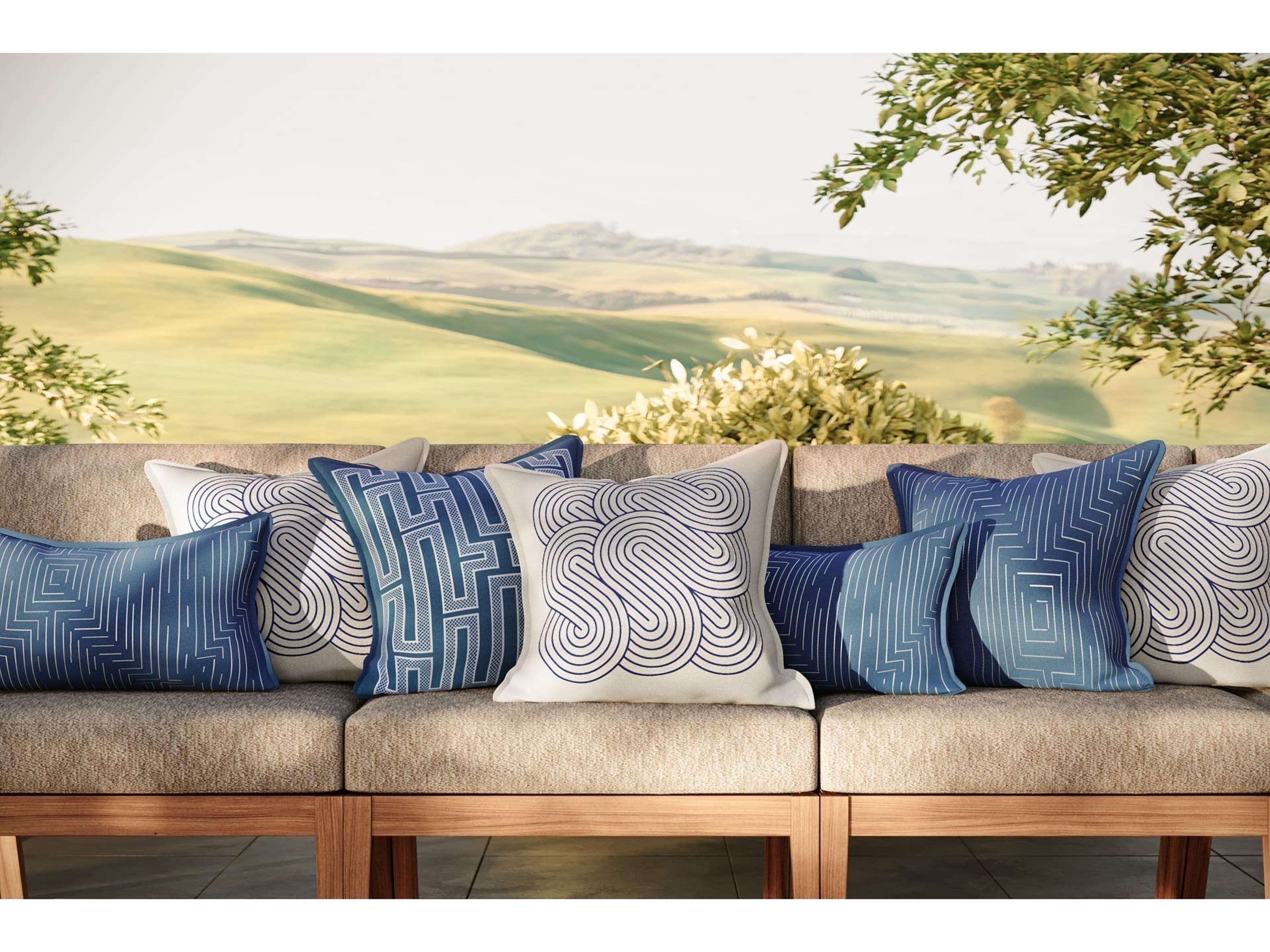 Jensen Outdoor Performance Plume Embroidery 20" x 20" Hampton - Indigo/Ivory