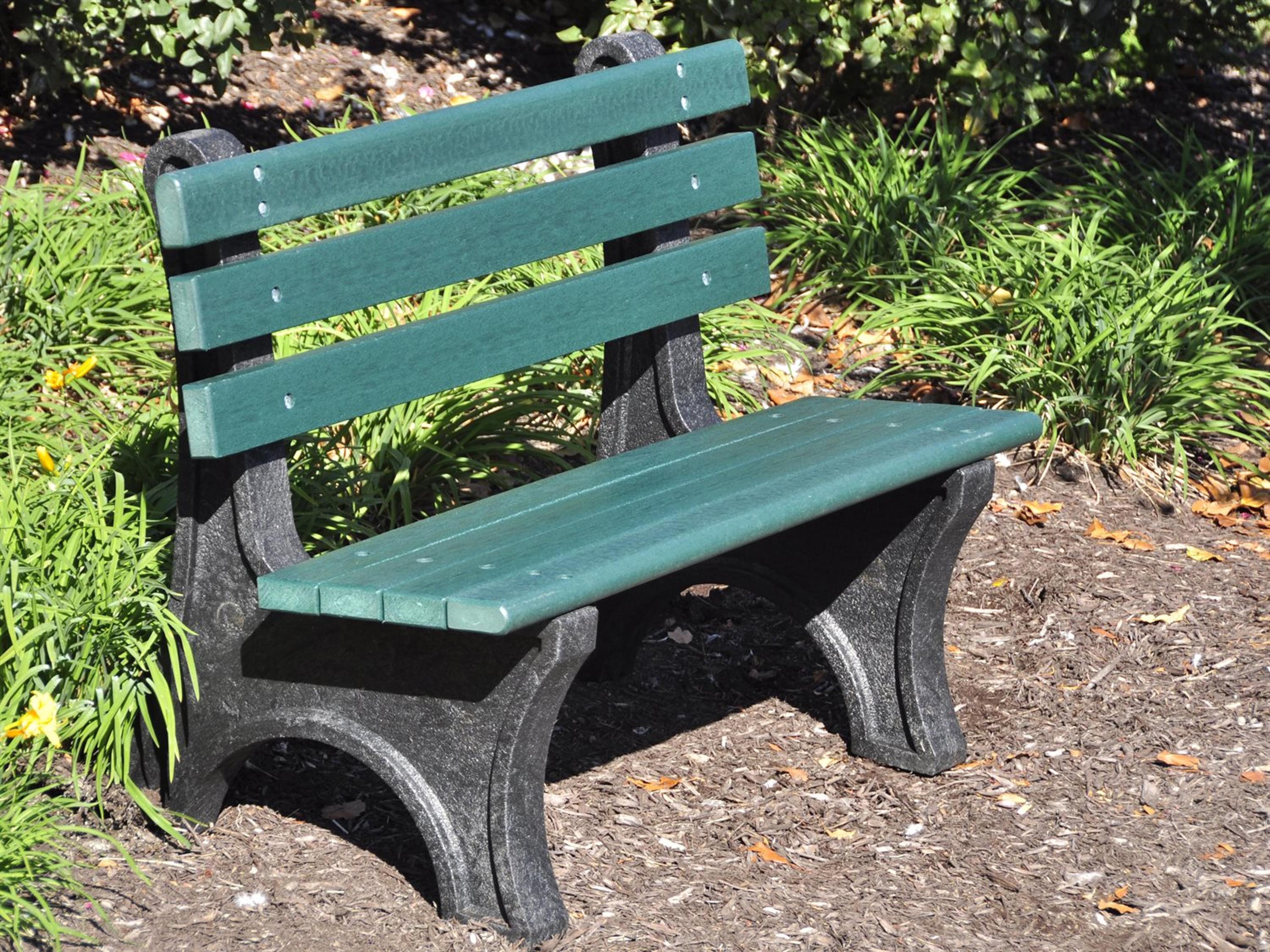 Frog Furnishings Comfort Park Avenue Recycled Plastic 4 ft. Outdoor Bench