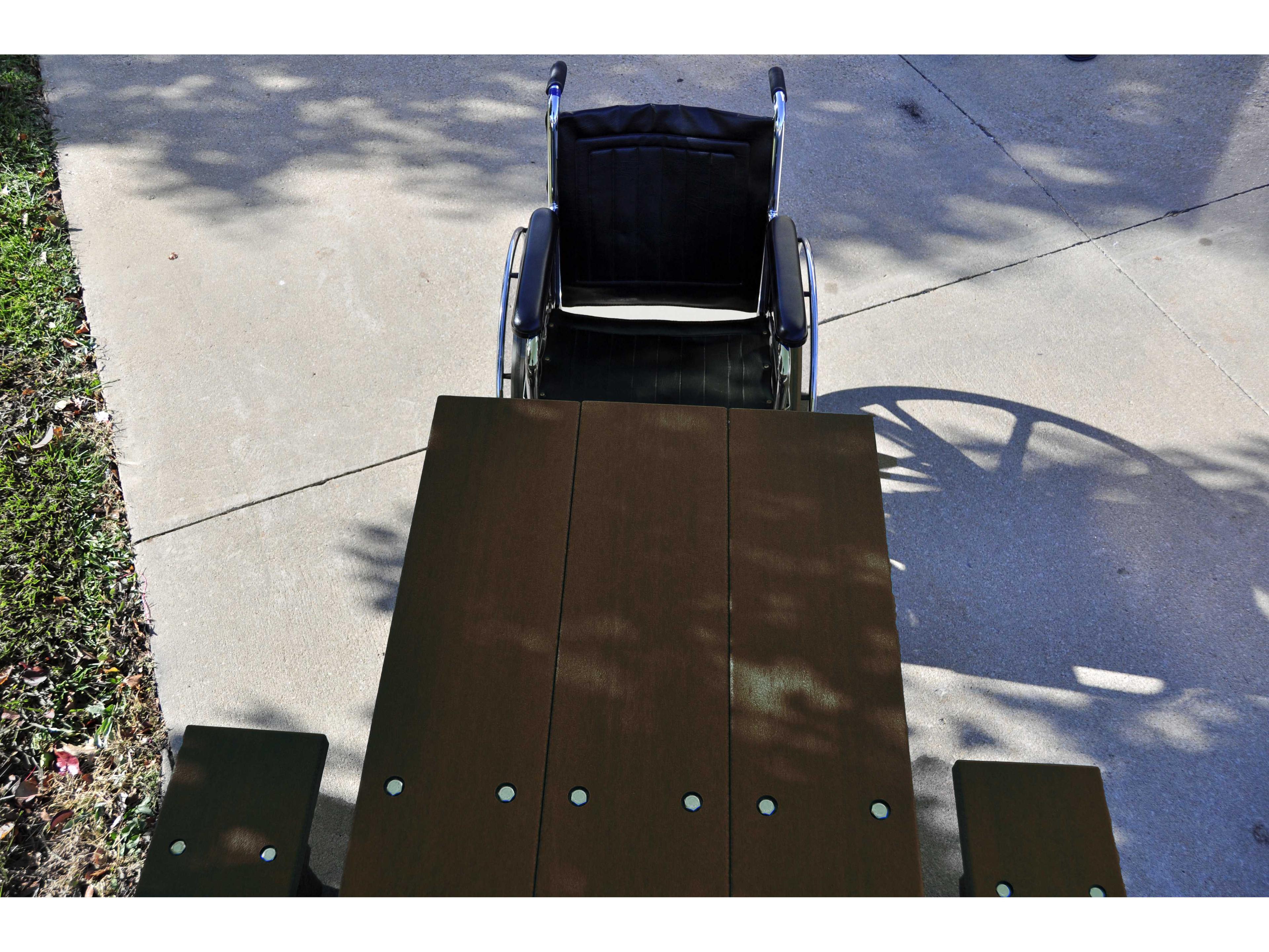 Frog Furnishings Park Place Recycled Plastic Rectangular Outdoor Picnic Table