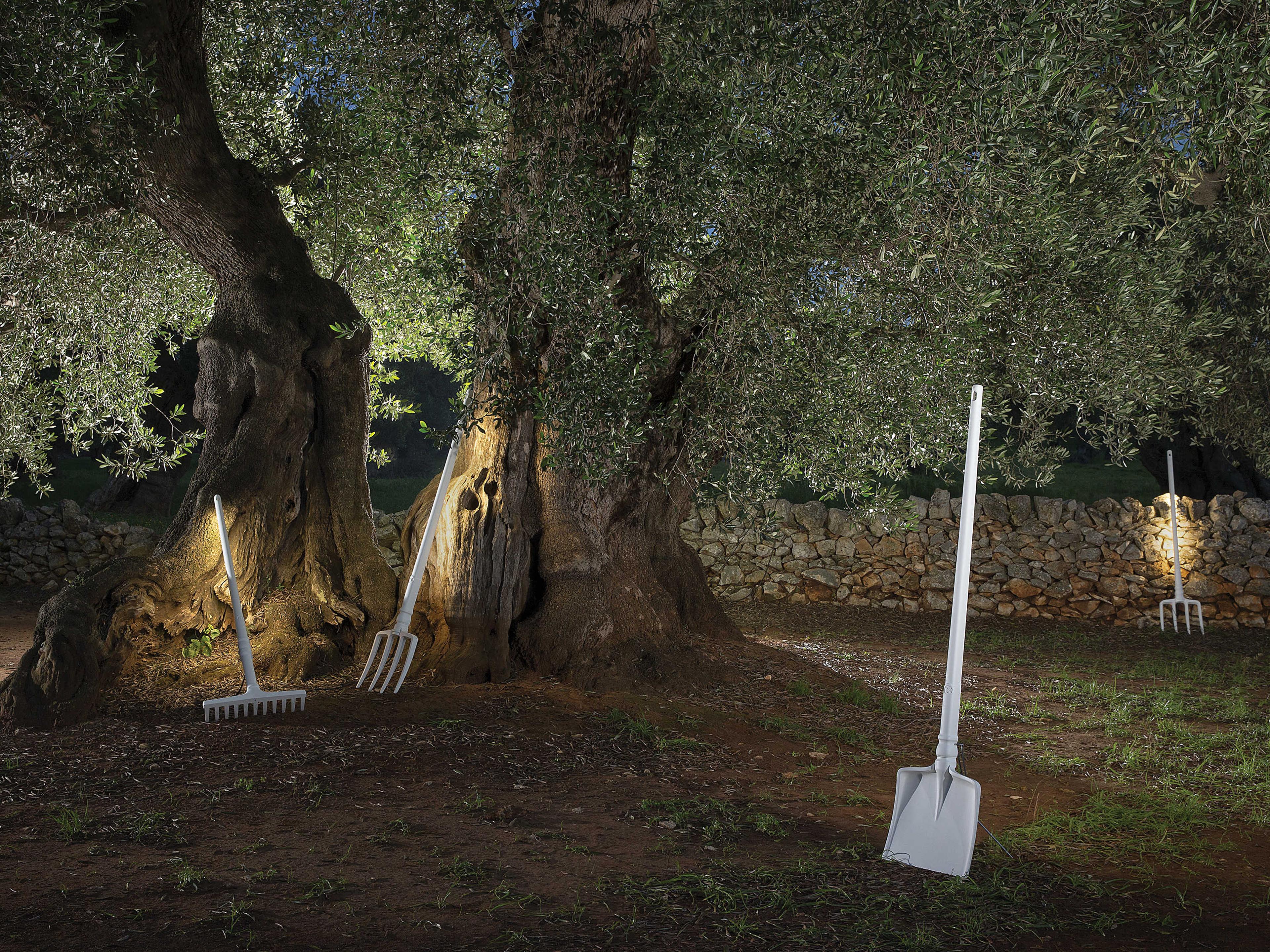 Karman Tobia LED Outdoor Lamp