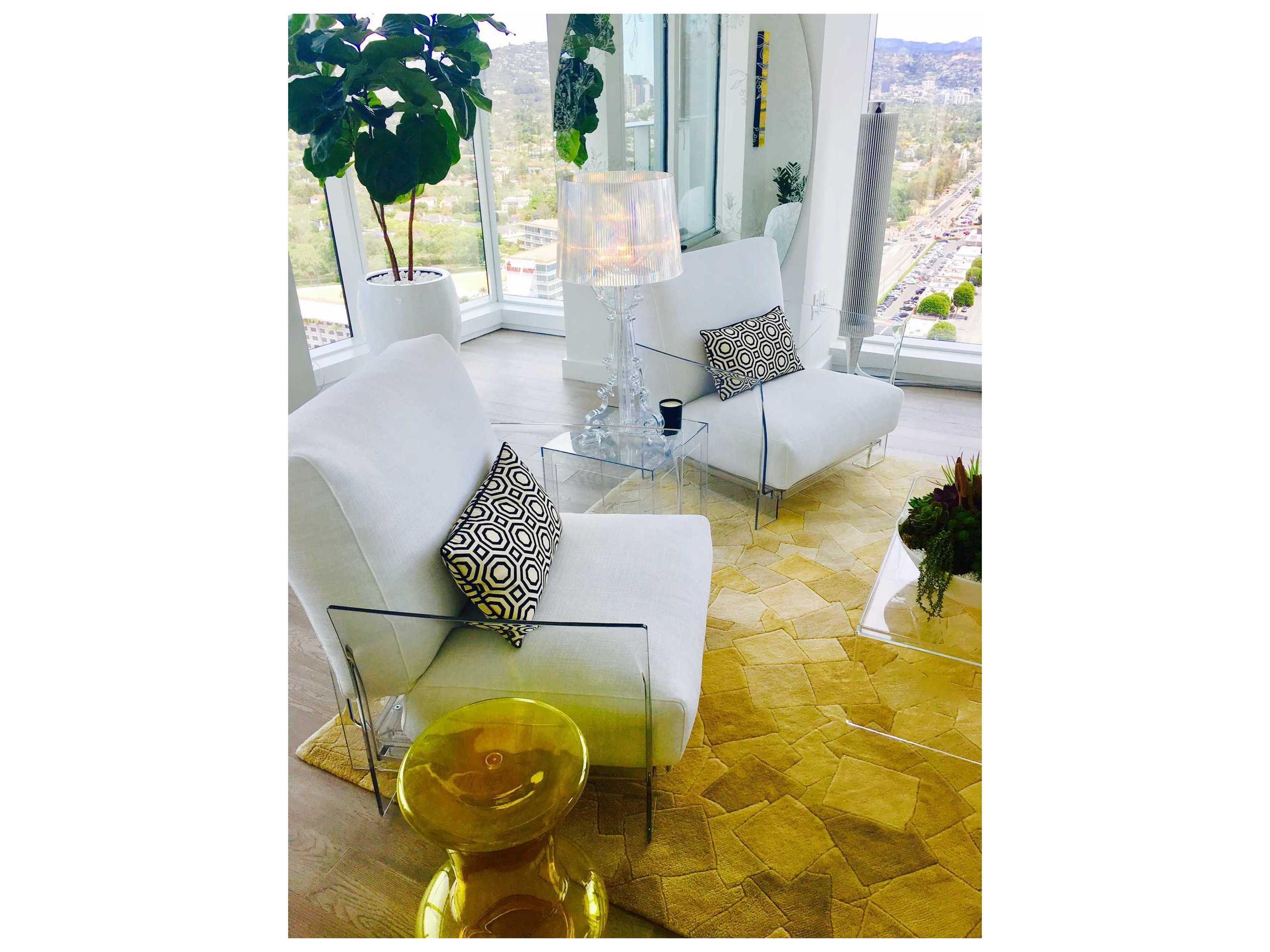 Kartell Outdoor Pop Transparent / Ikon Fabric White Lounge Chair