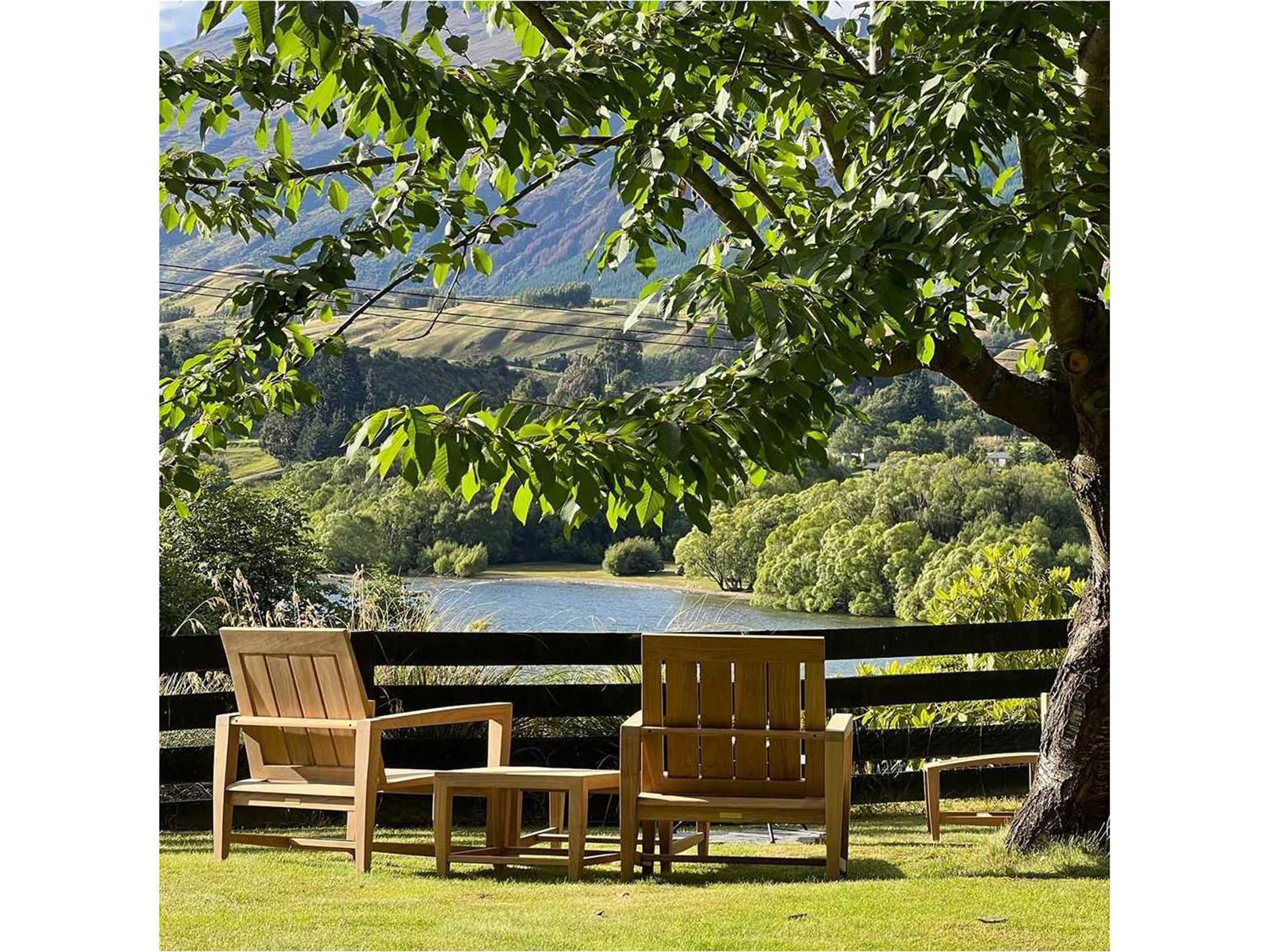 Kingsley Bate Amalfi Teak 21.5" Wide Square End Table