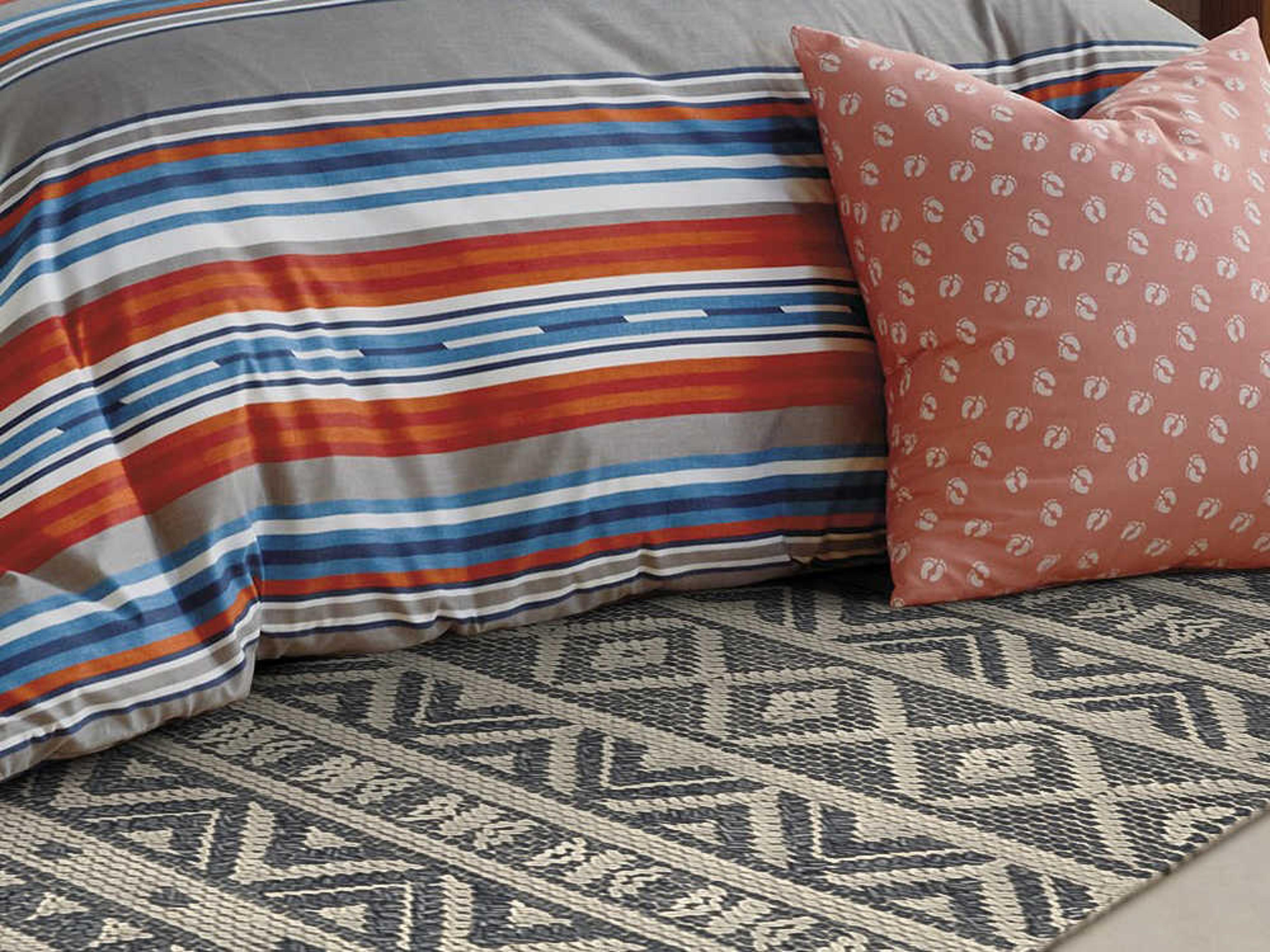 KAS Hang Ten Malibu Geometric Area Rug