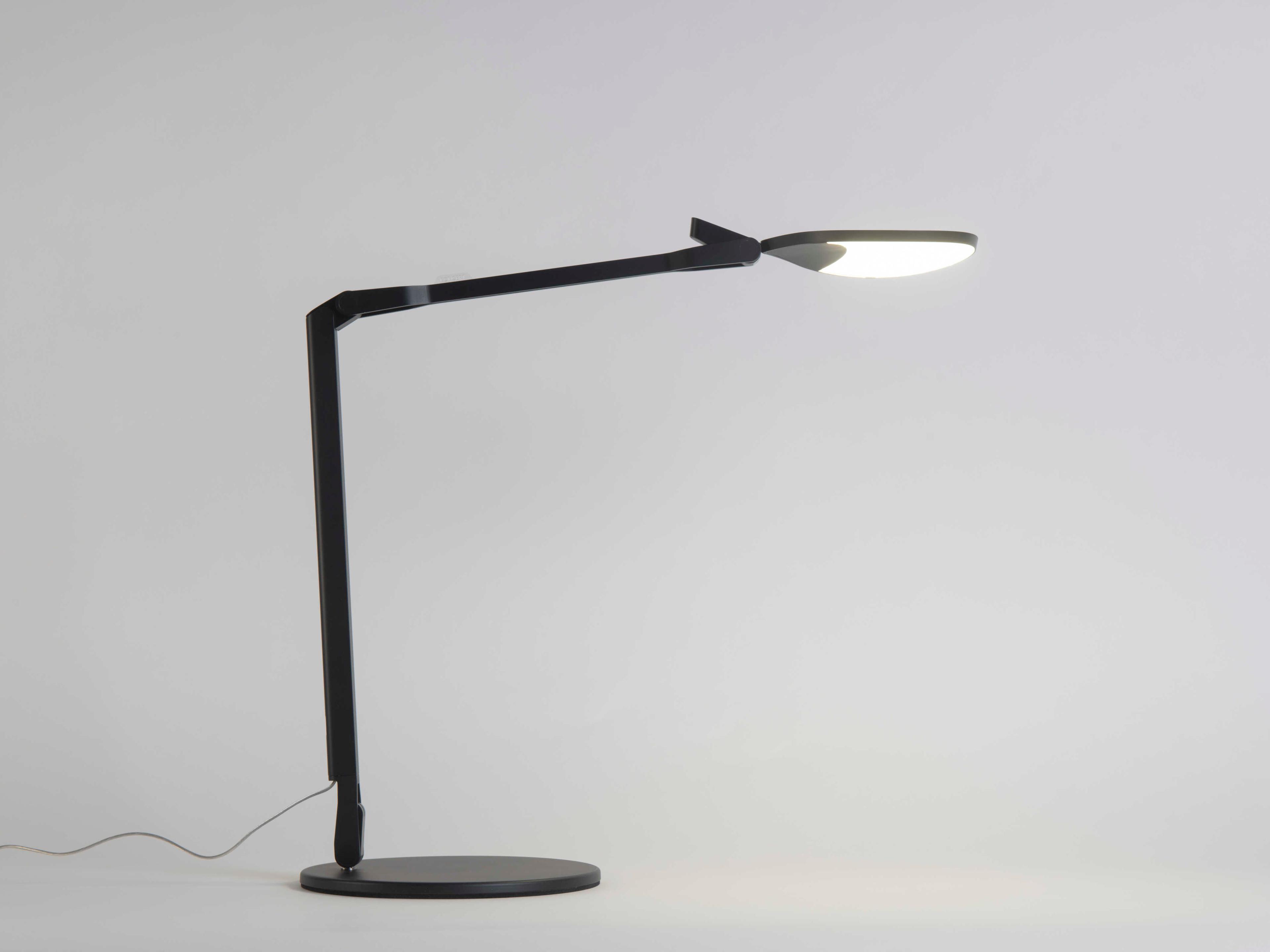 Splitty Reach Pro LED Desk Lamp in Matte Black