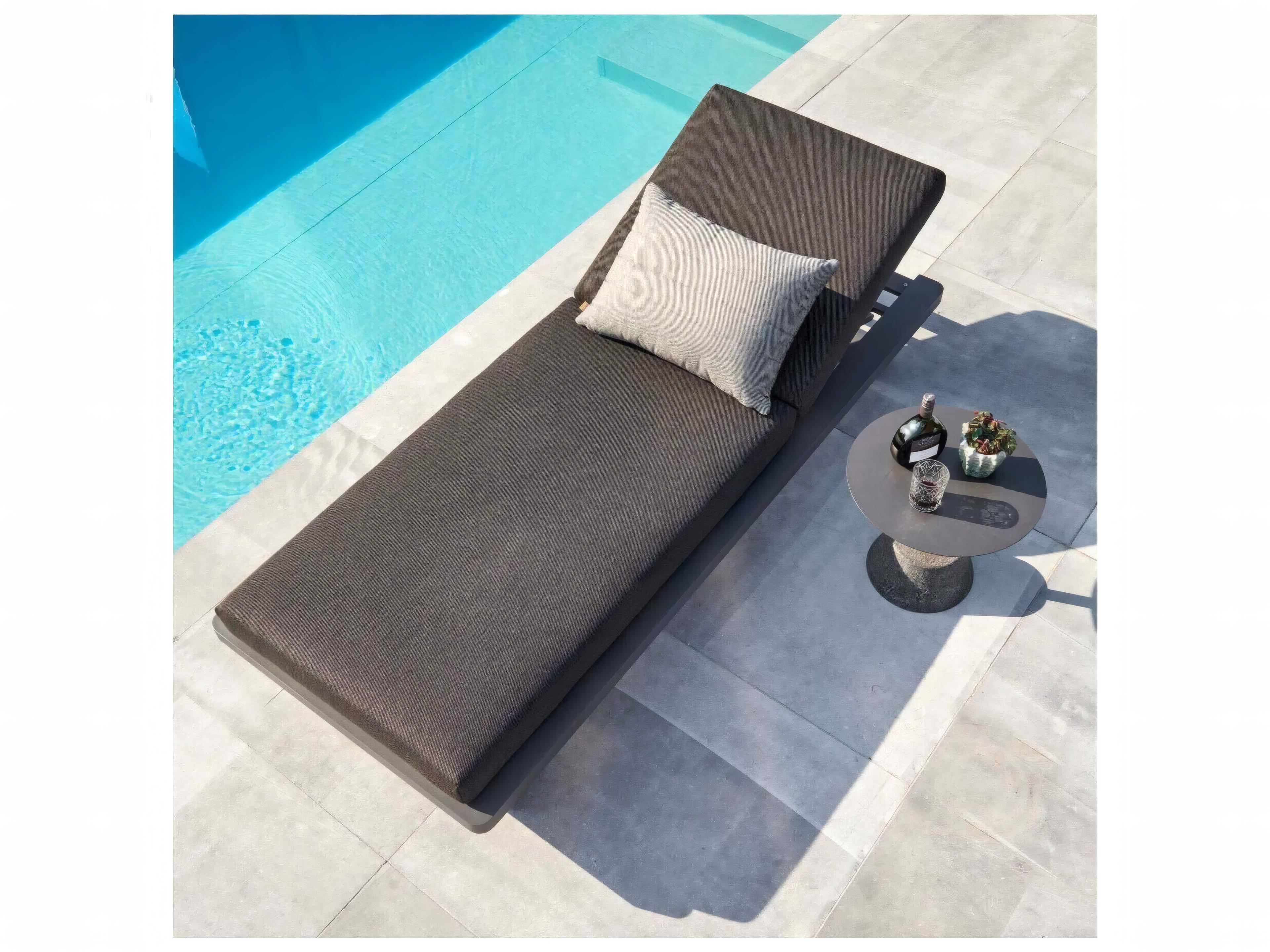 Kettler Fitz Roy Aluminum Lava/Matte Gray Patio Chaise Lounge in Natte Charcoal