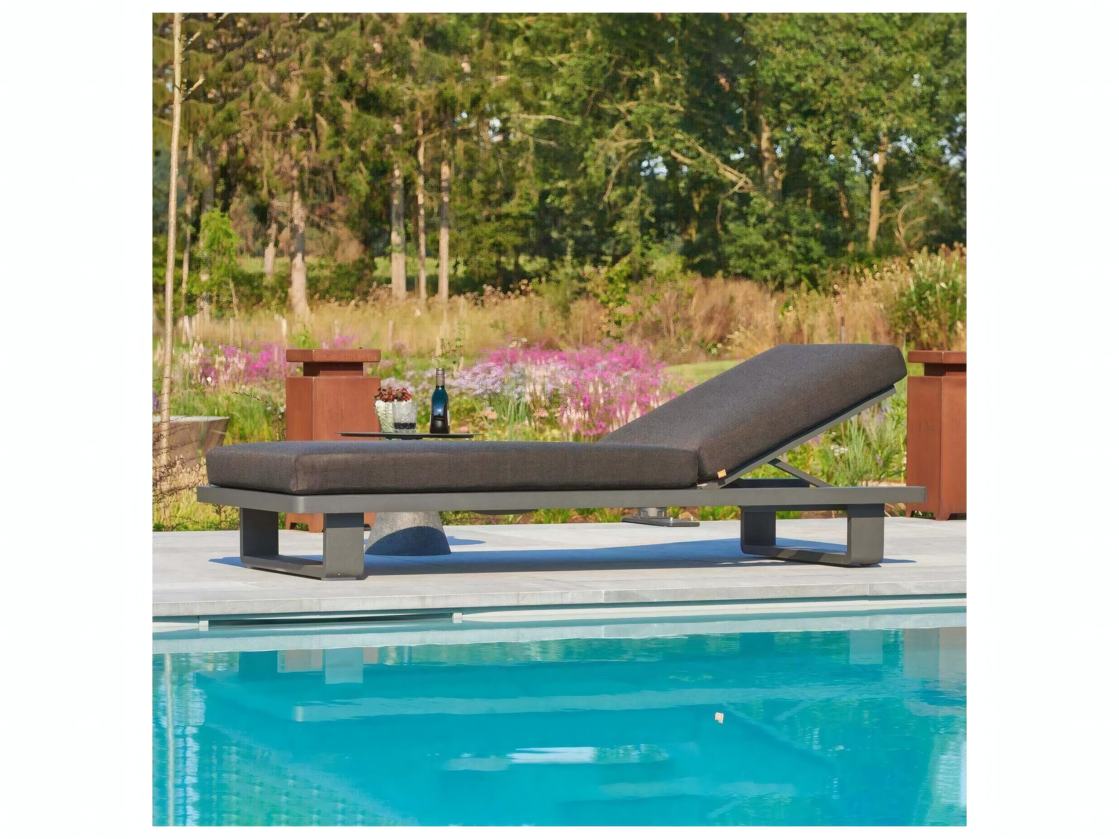 Kettler Fitz Roy Aluminum Lava/Matte Gray Patio Chaise Lounge in Natte Charcoal