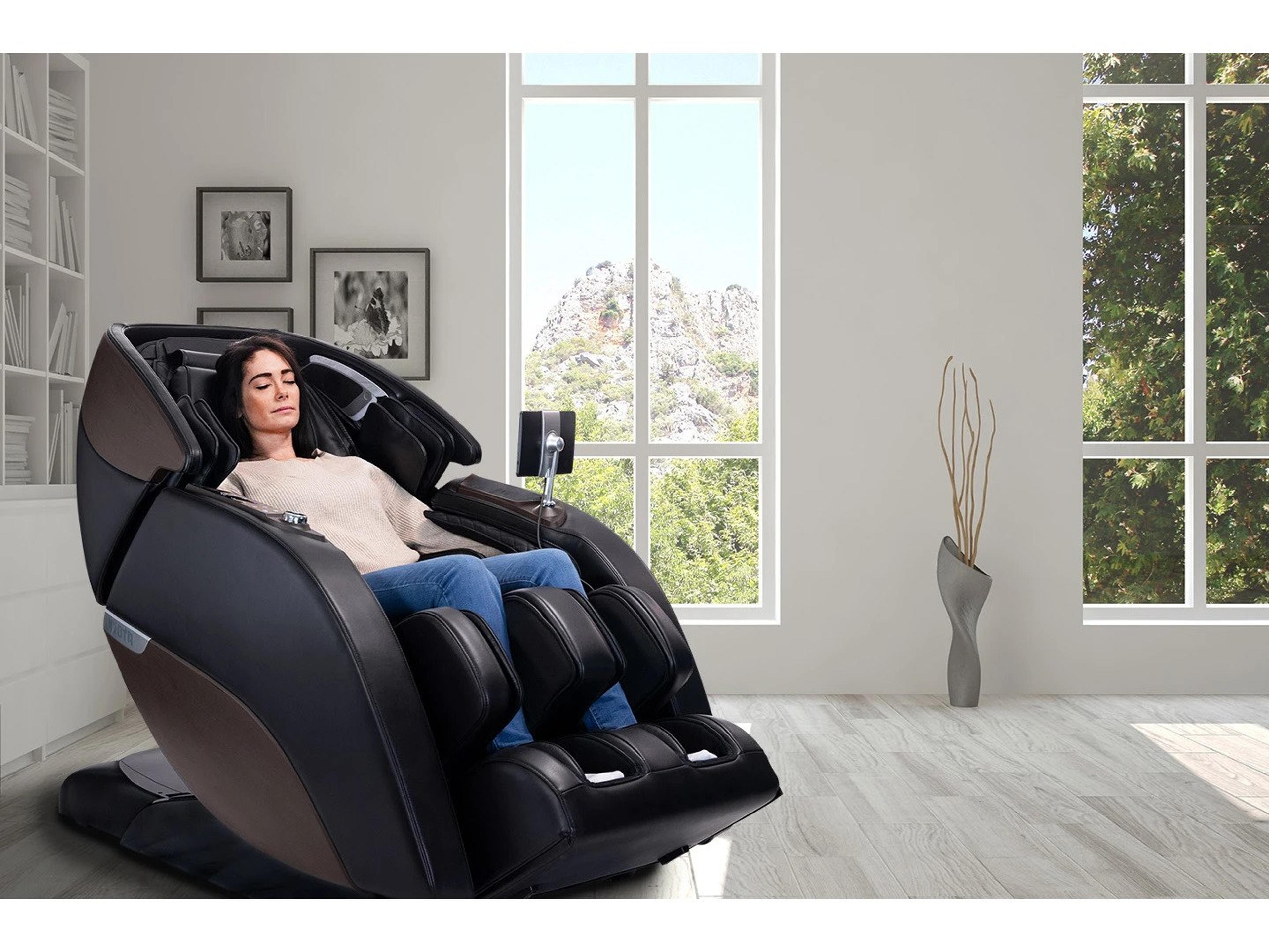 Kyota Nokori M980 Syner-D Massage Chair in Black