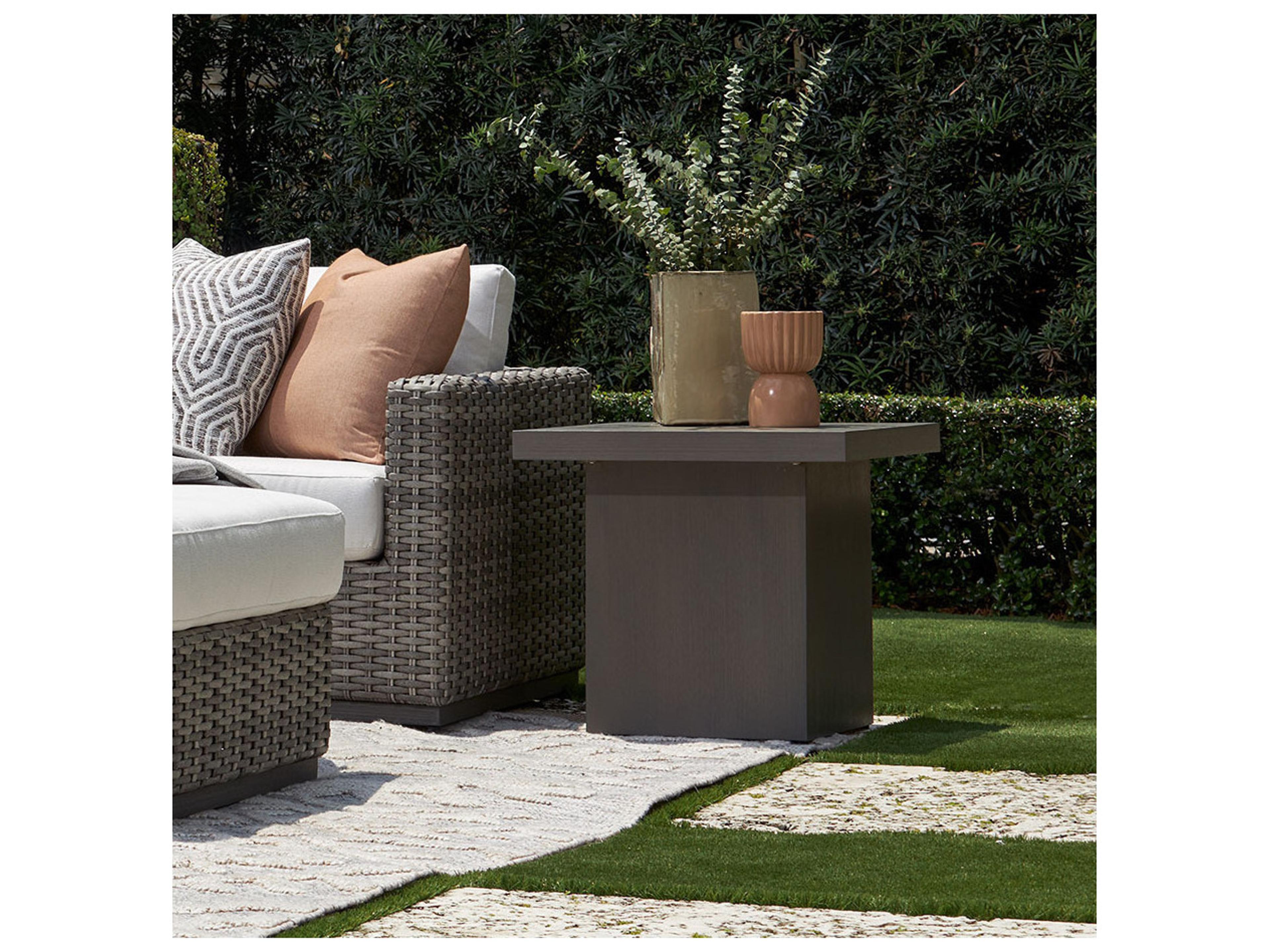 Lane Venture Hyannis Aluminum Square End Table