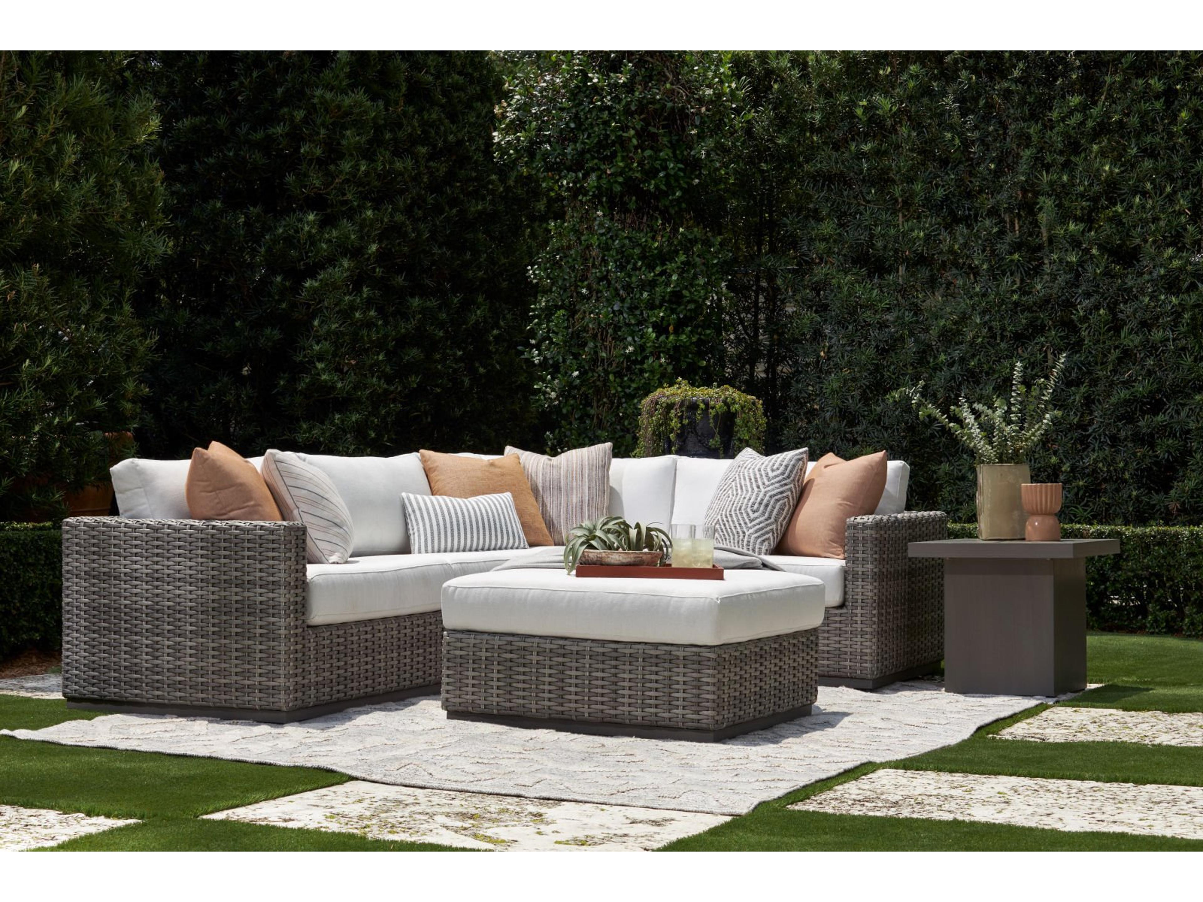 Hyannis Sectional Lounge Set