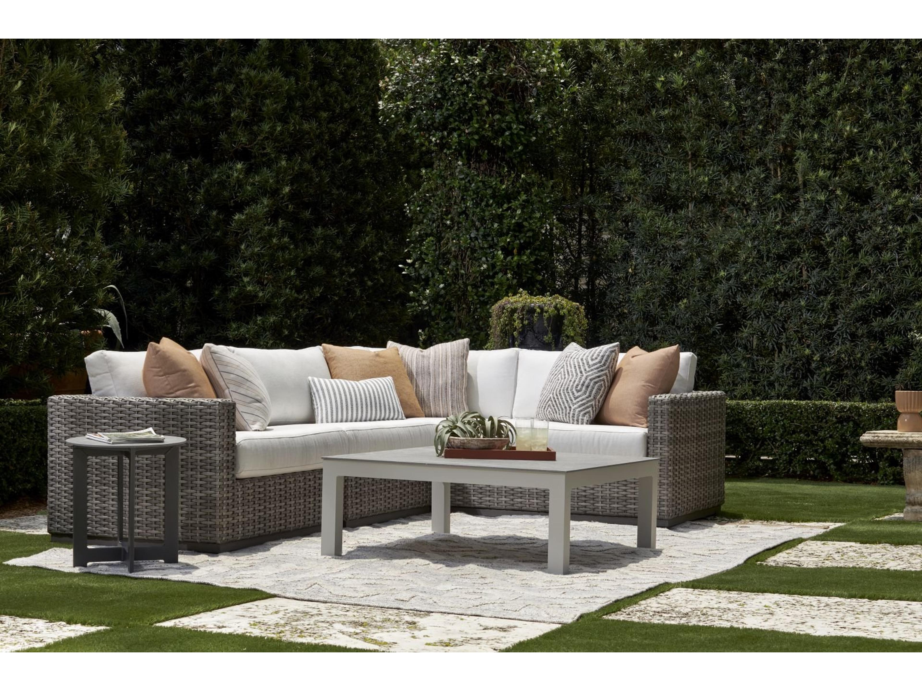 Hyannis Sectional Lounge Set