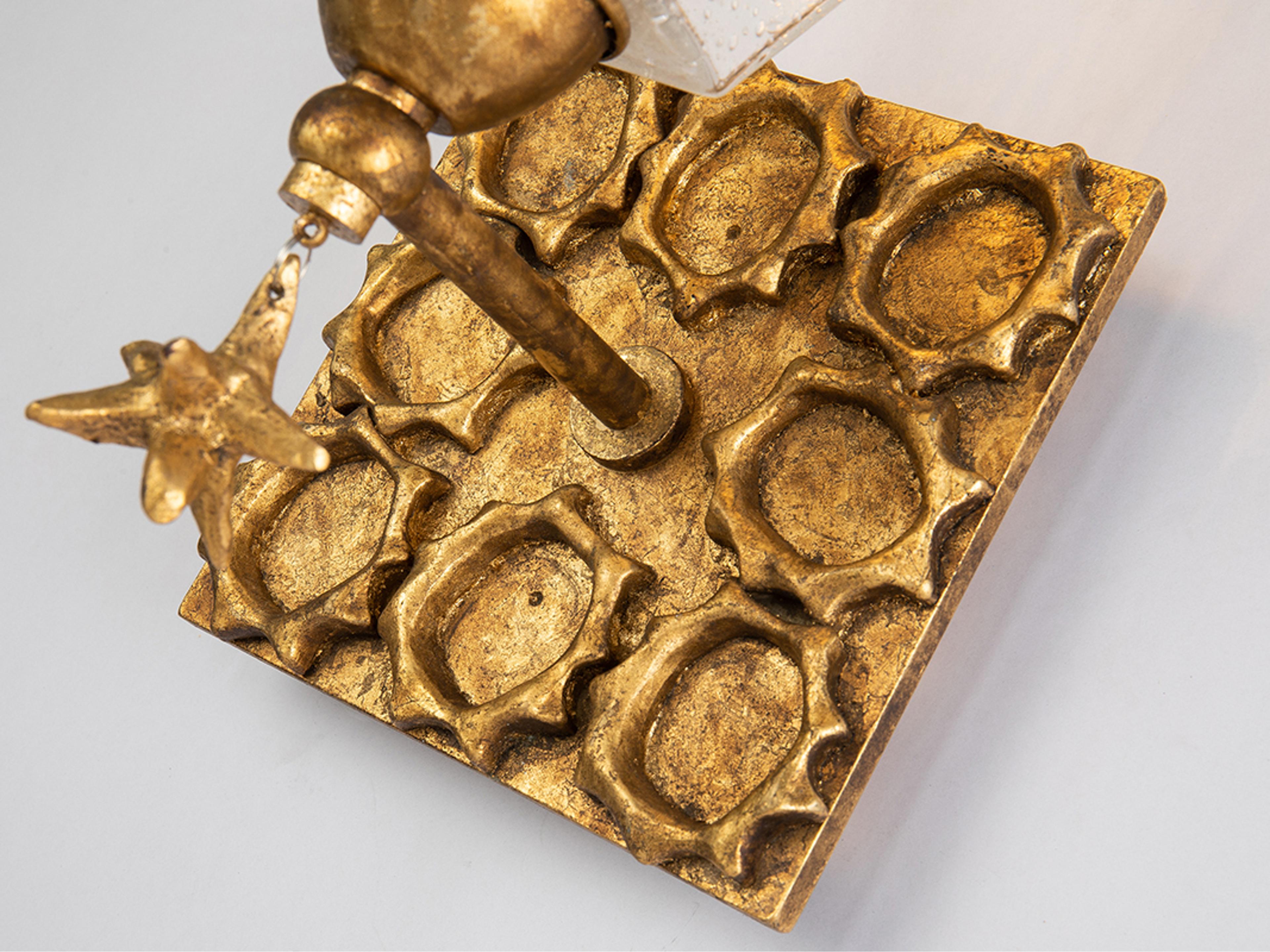 Lucas McKearn Star 1-Light Gold Leaf Glass Wall Sconce