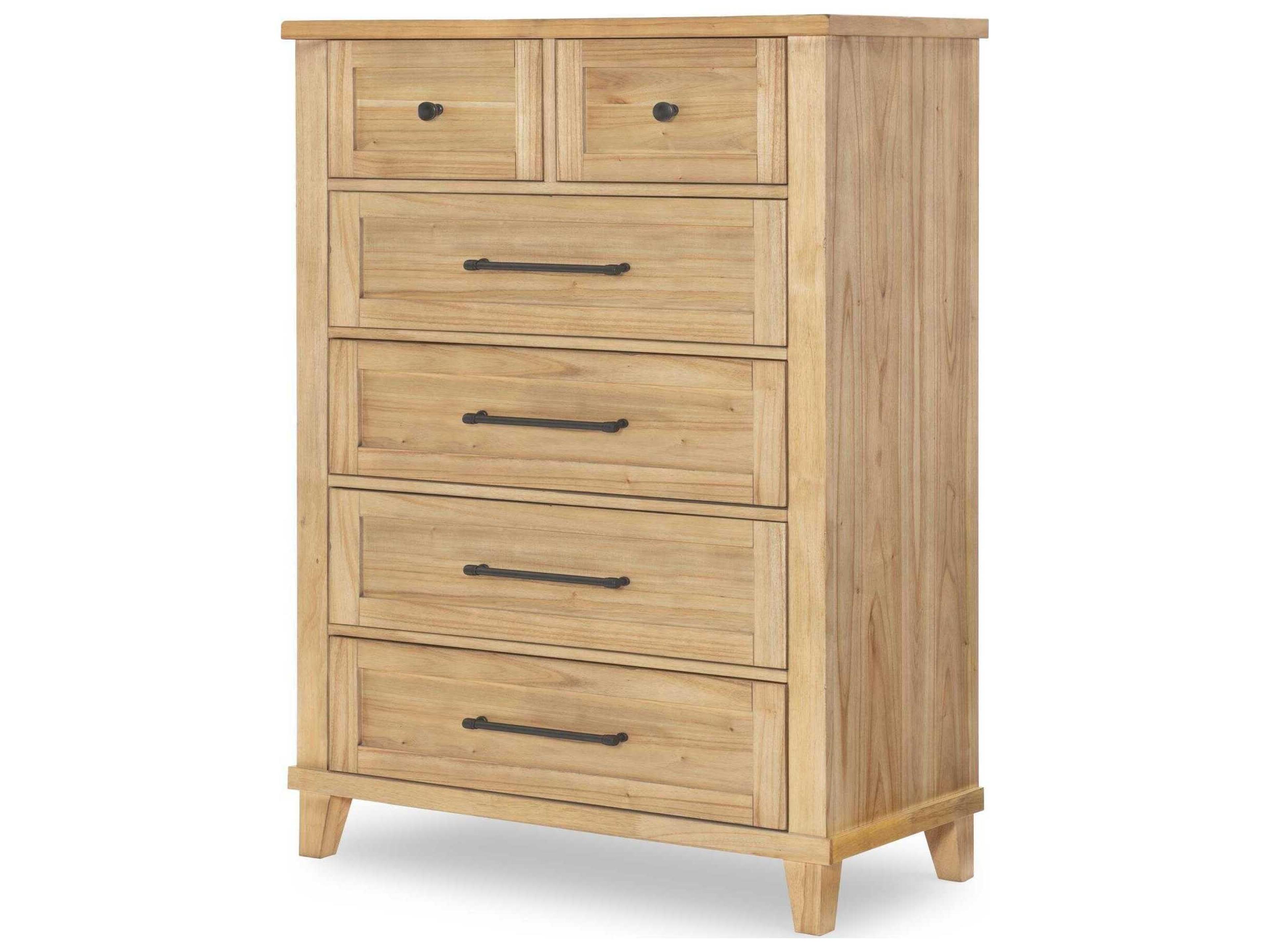 Trisha Yearwood XXX's and OOO's 5-Drawer Chest in Amber