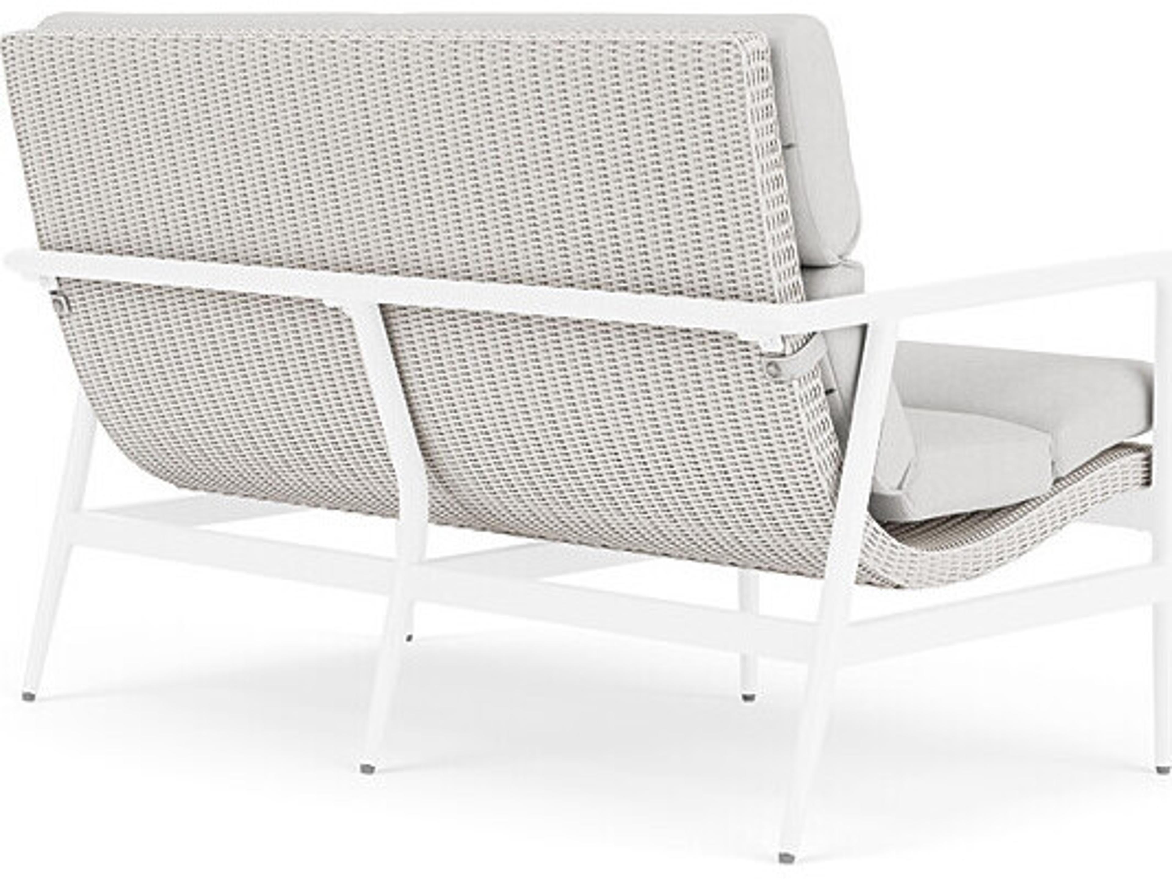 Lloyd Flanders Cascade Loveseat