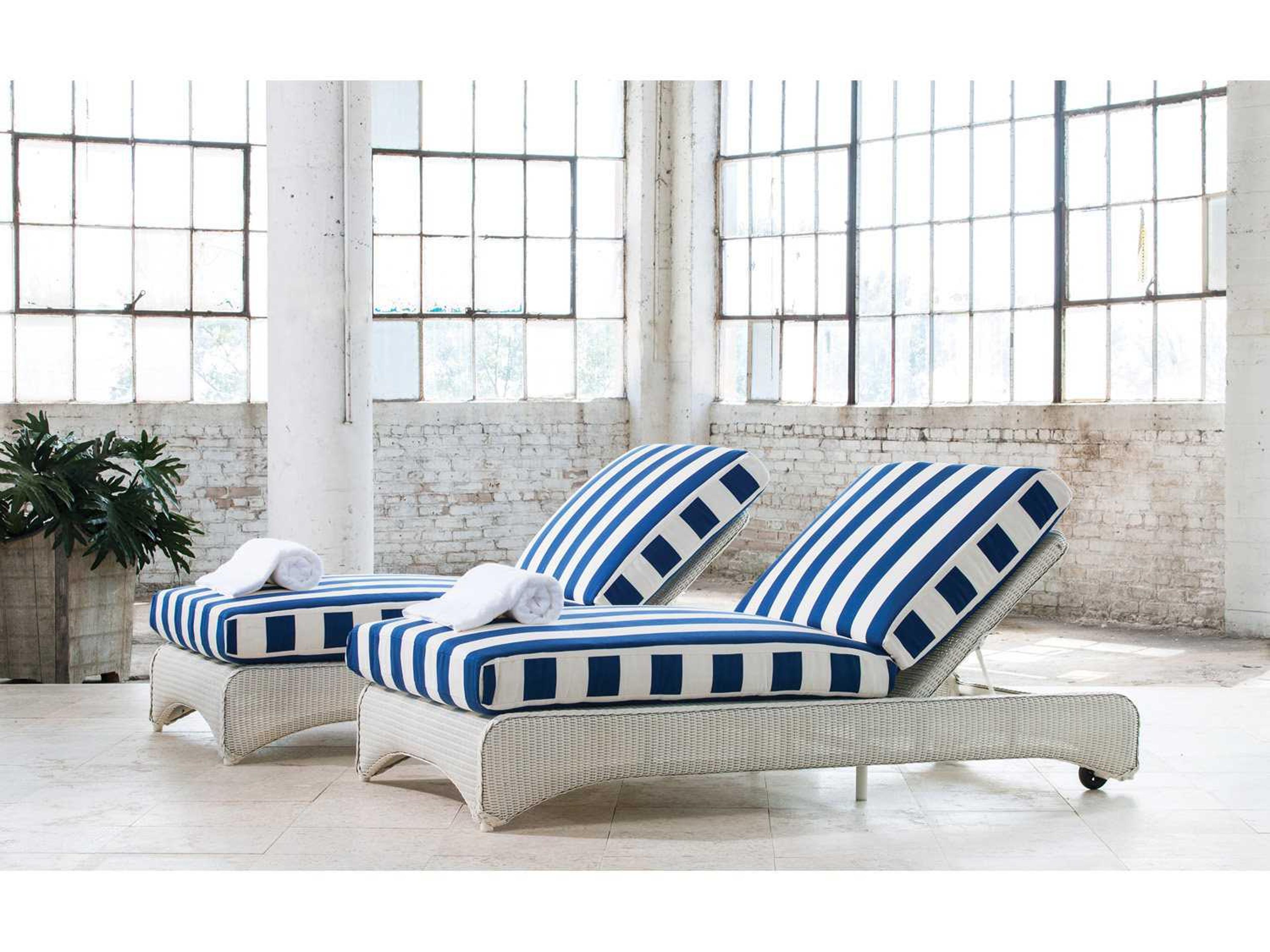 Dining & Accessories Wicker Patio Lounge Set