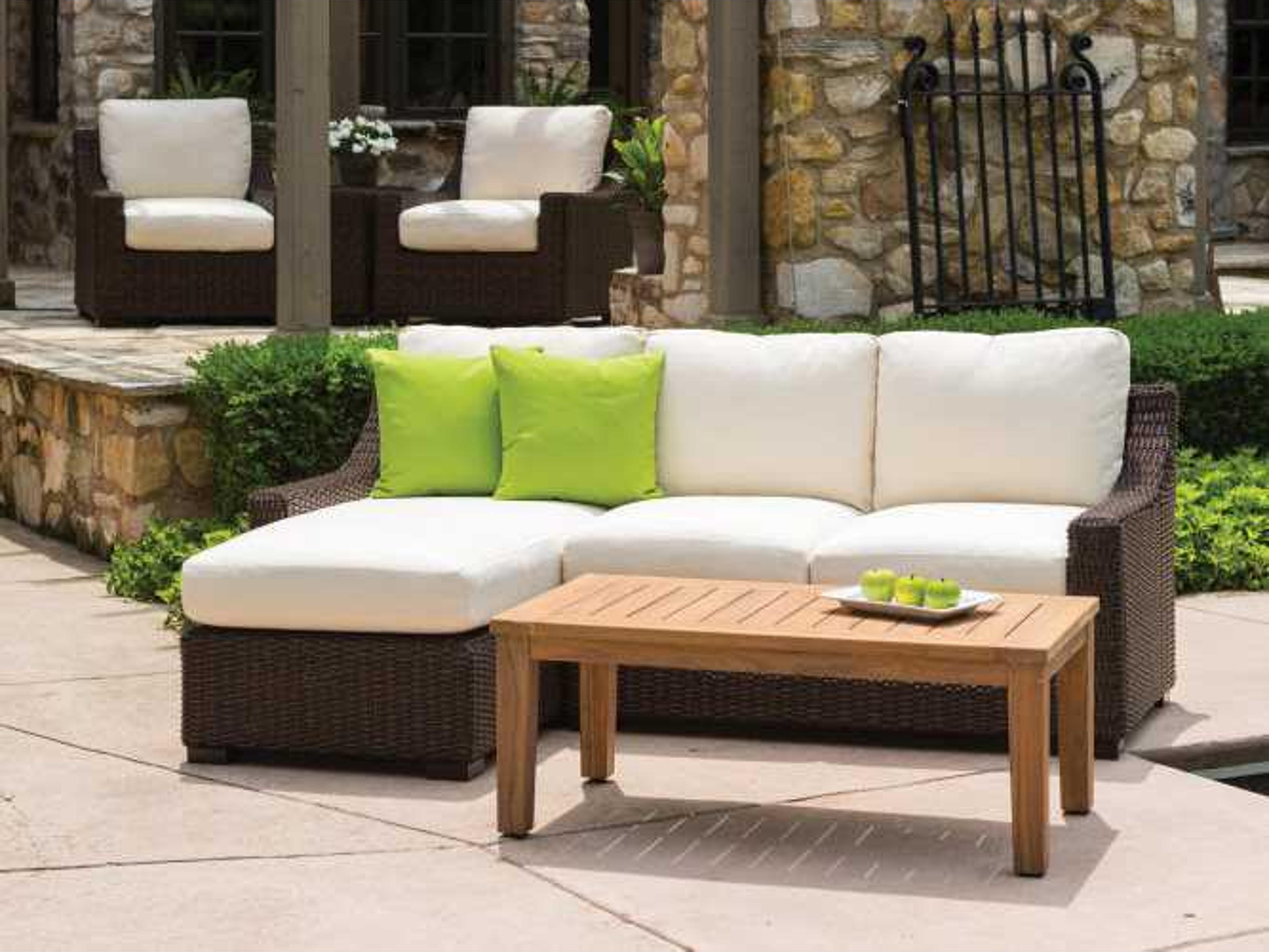 Mesa Wicker Outdoor Lounge Set