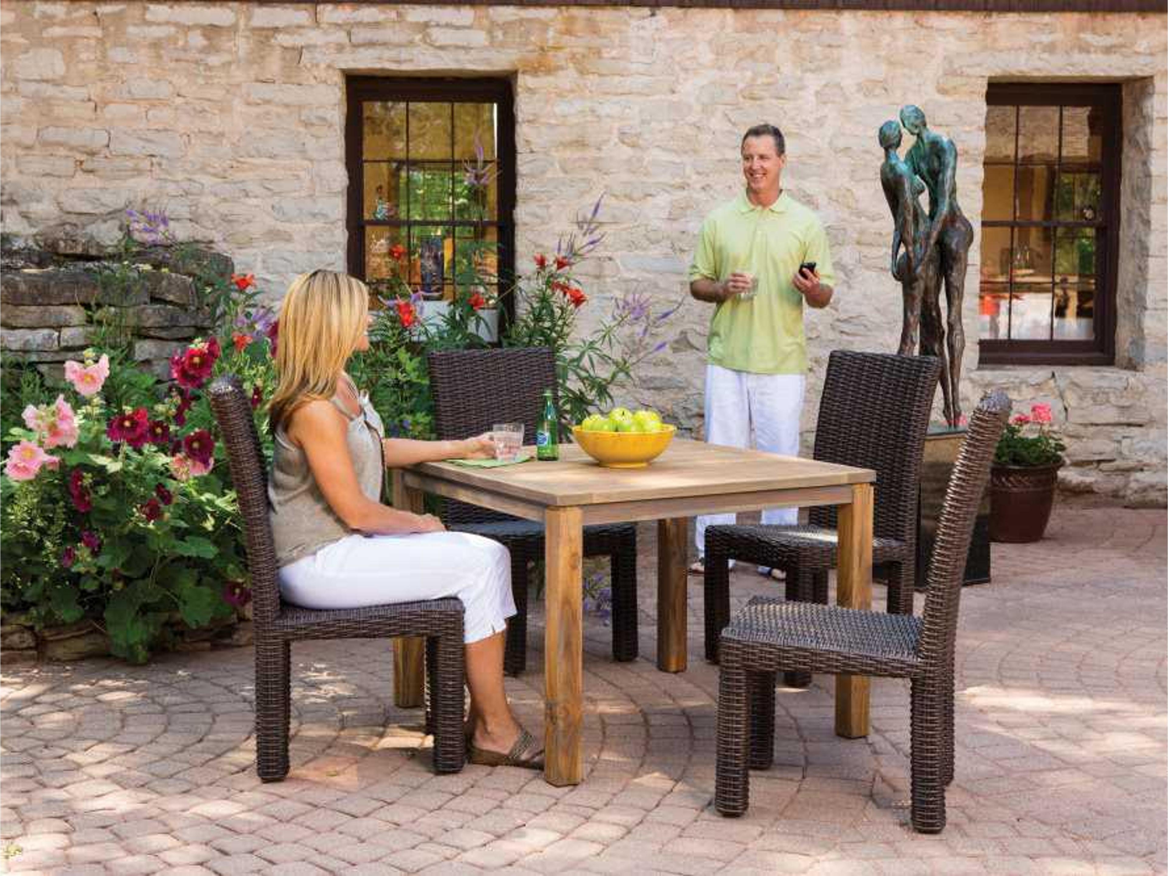 Mesa Wicker Outdoor Dining Set