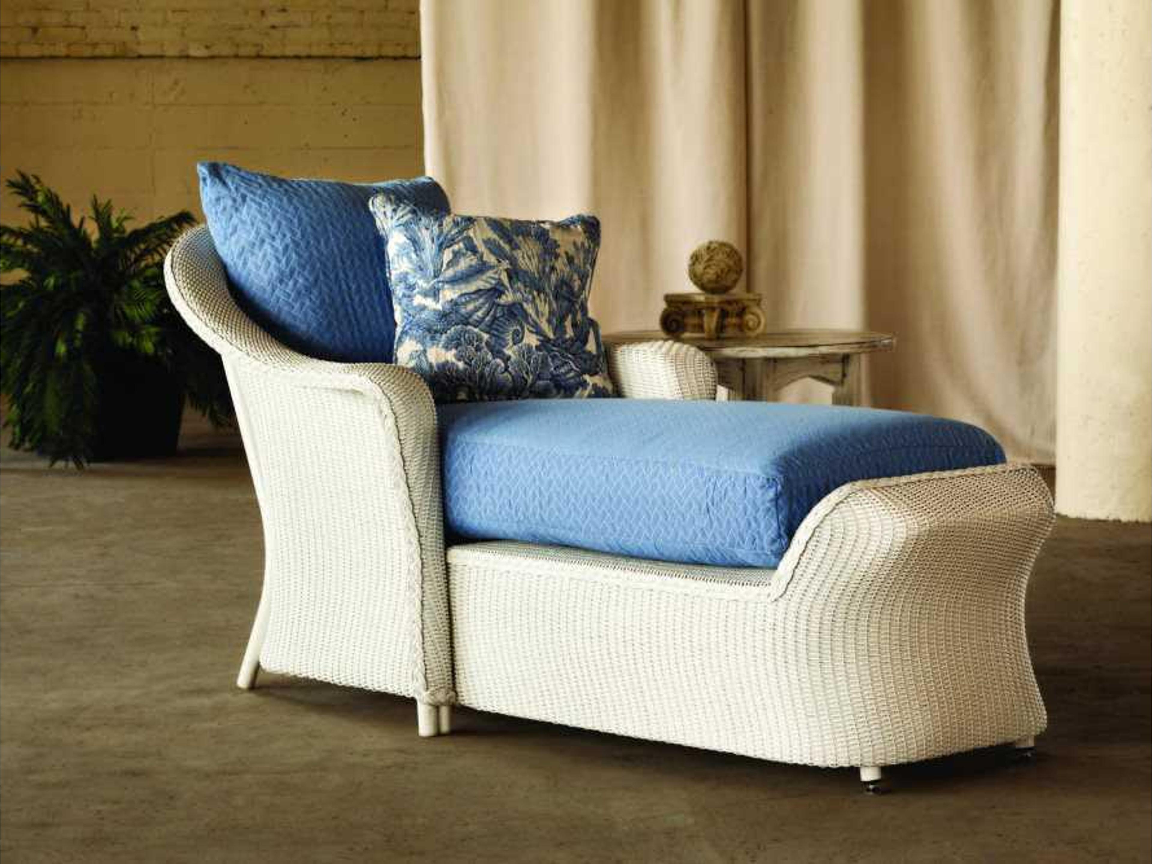 Reflections Wicker Outdoor Patio Lounge Set