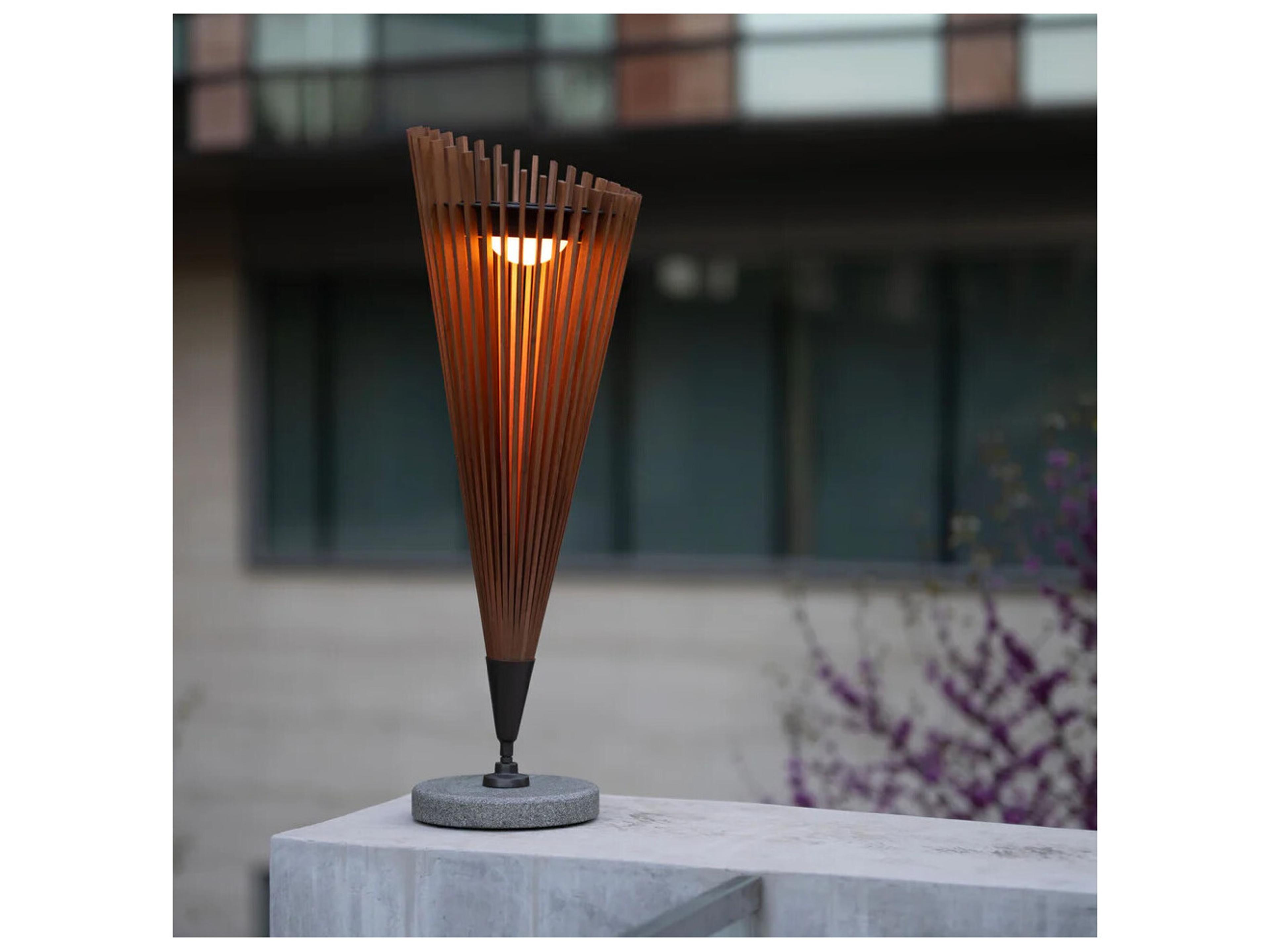 Les Jardins Ikon 10-Light Outdoor Path Light