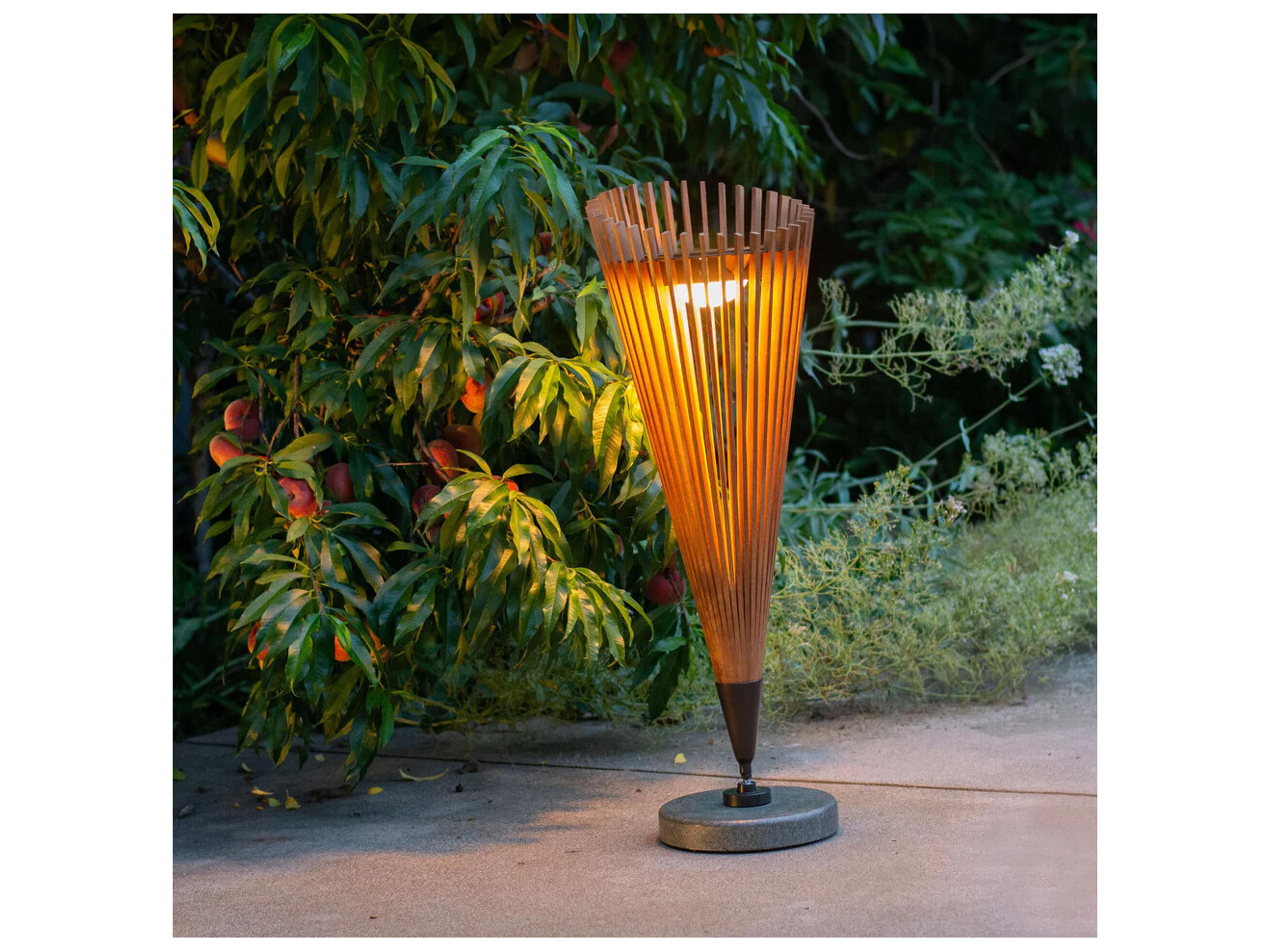 Les Jardins Ikon 10-Light Outdoor Path Light