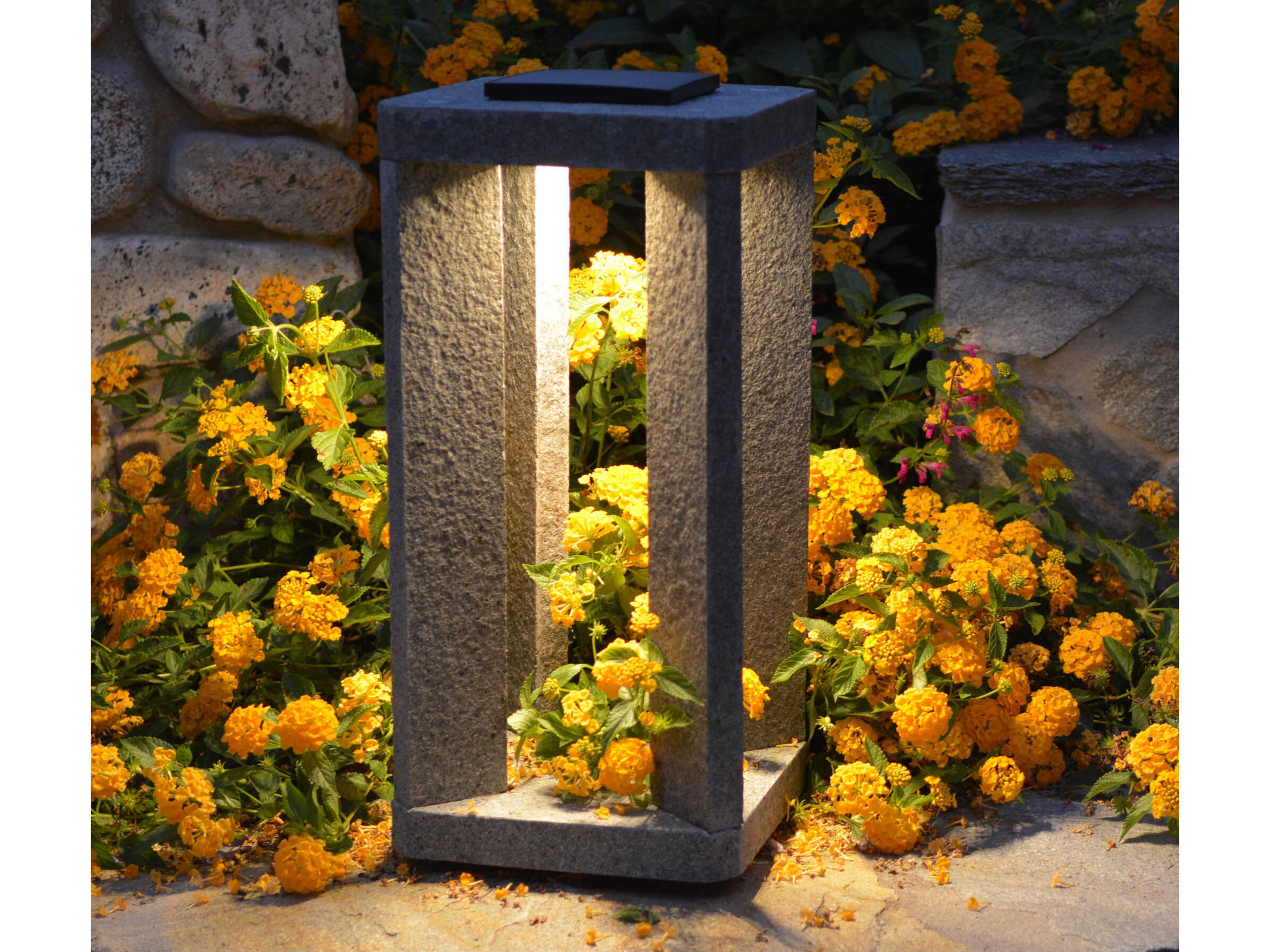 Les Jardins Stonehenge 10-Light Outdoor Lamp