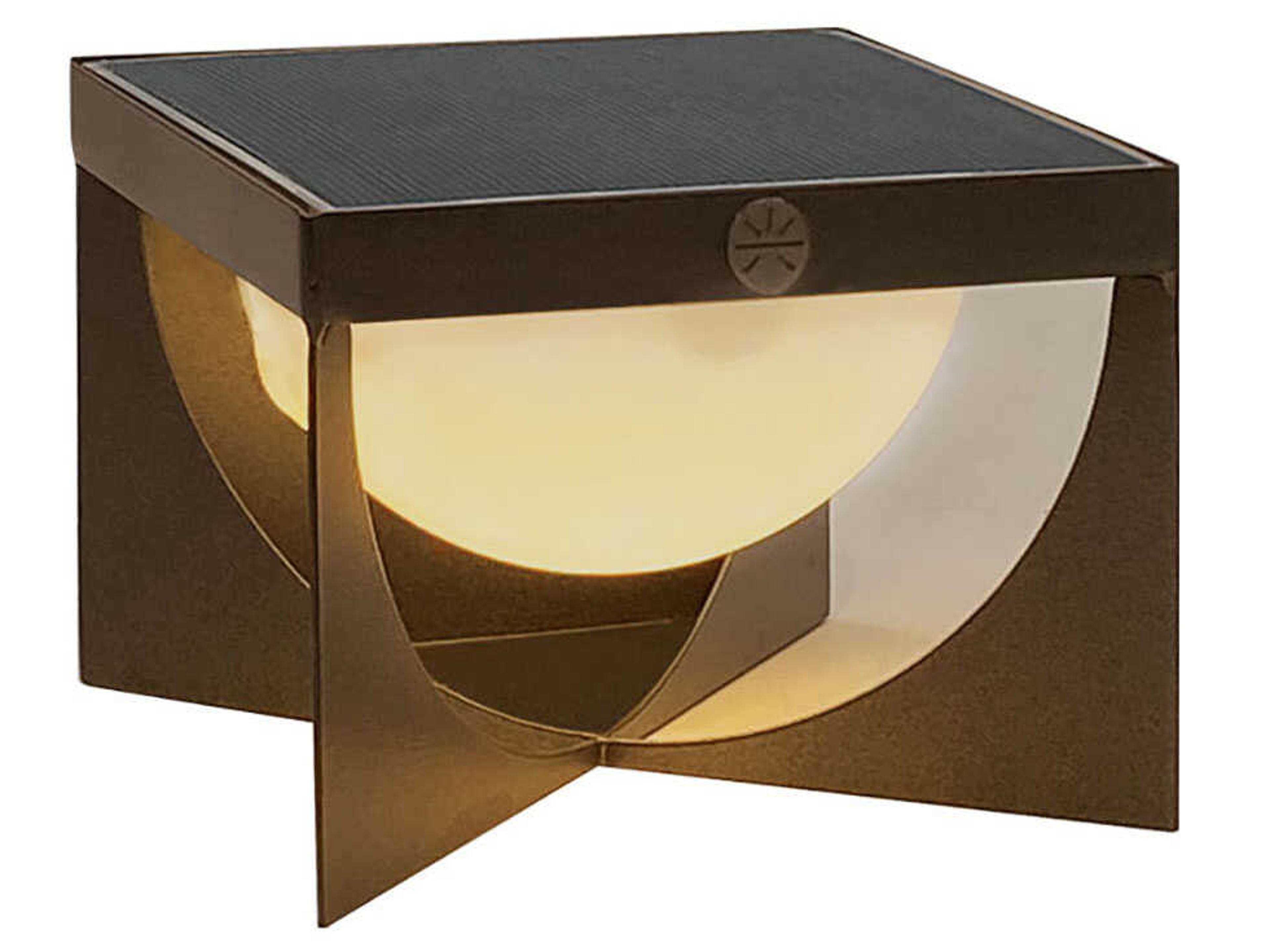 Flow 32-Light Outdoor Lamp