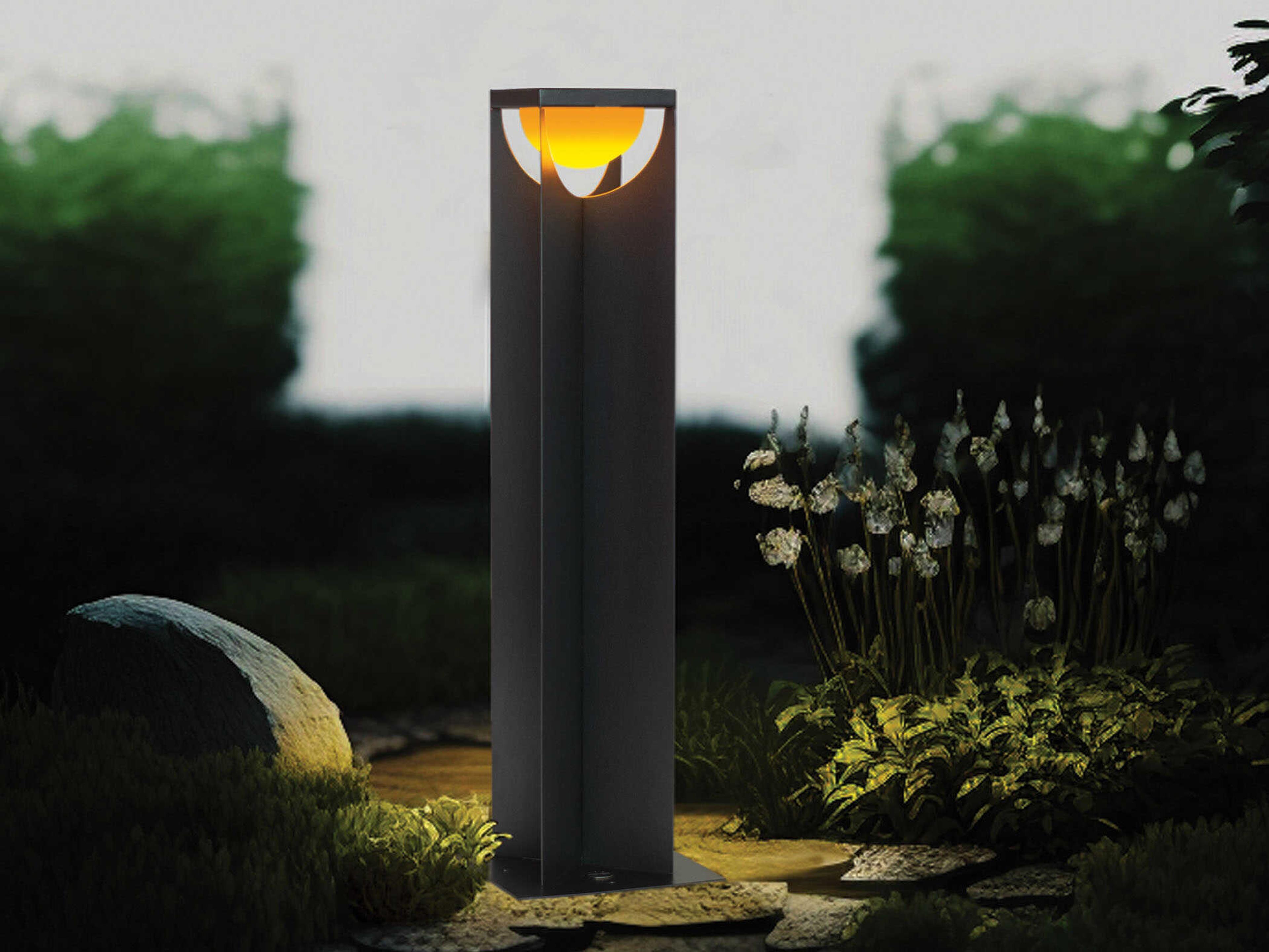Les Jardins Flow 32-Light Outdoor Path Light