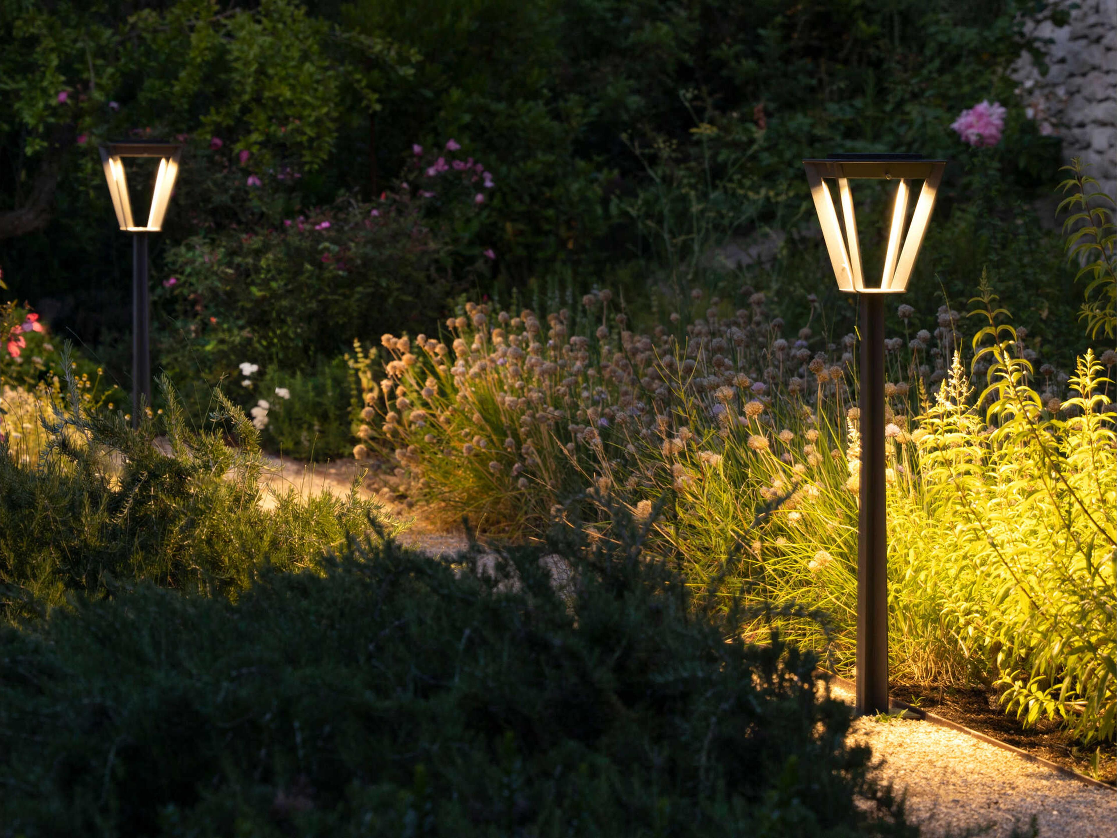 Les Jardins Metro 10-Light Outdoor Post Light