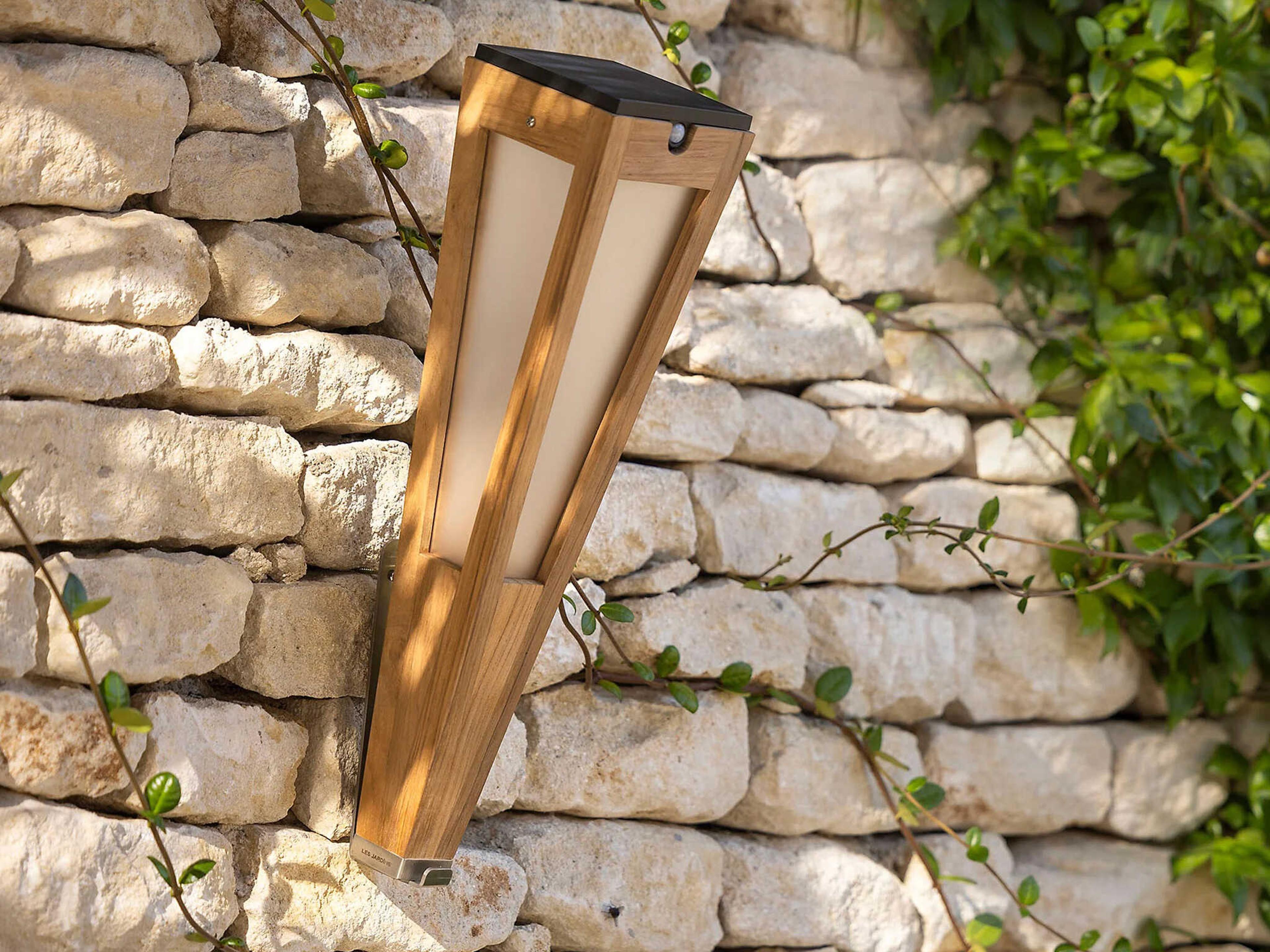 Les Jardins Lanai Wall Mount