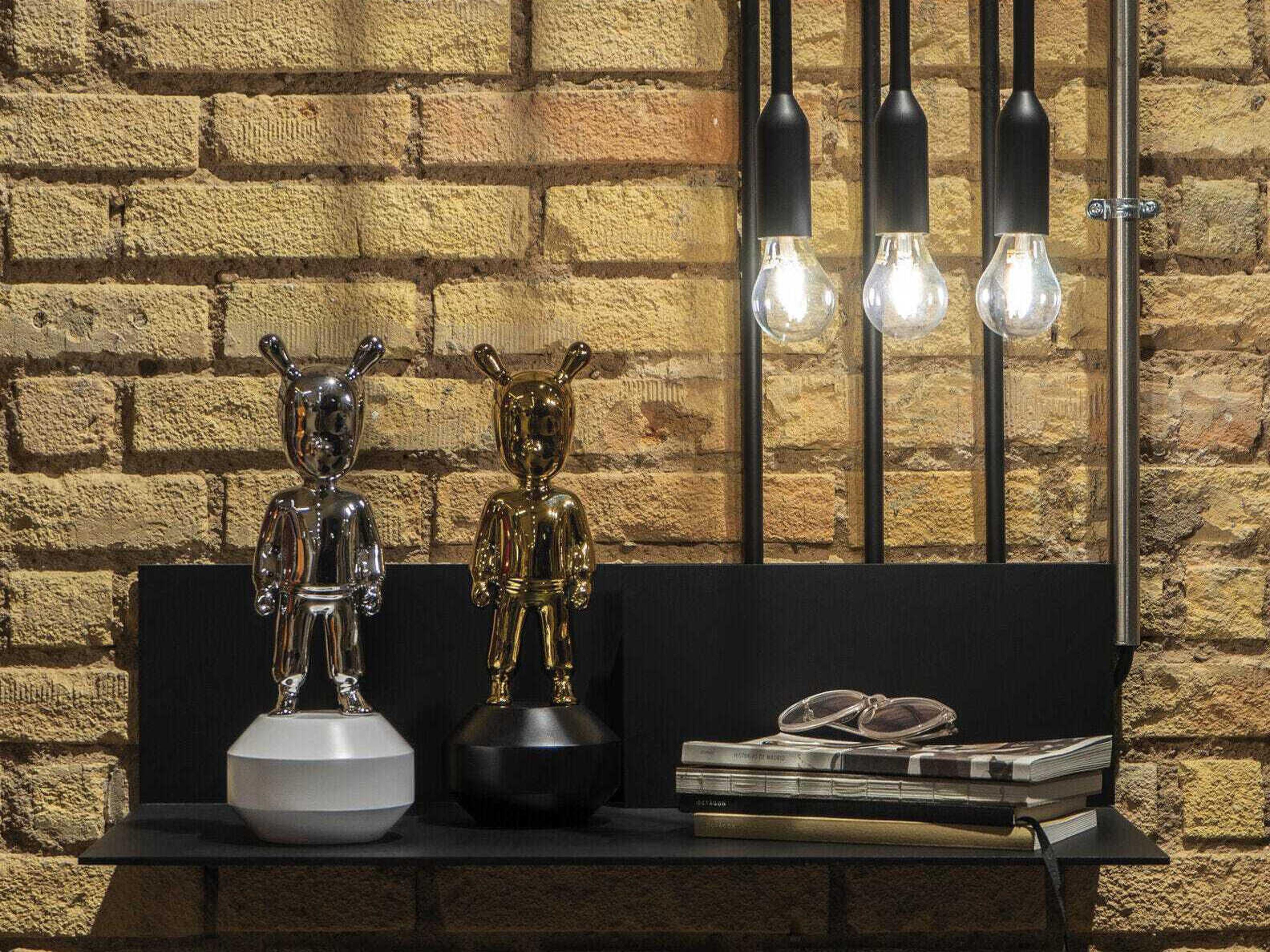 Lladro The Golden Guest Figurine