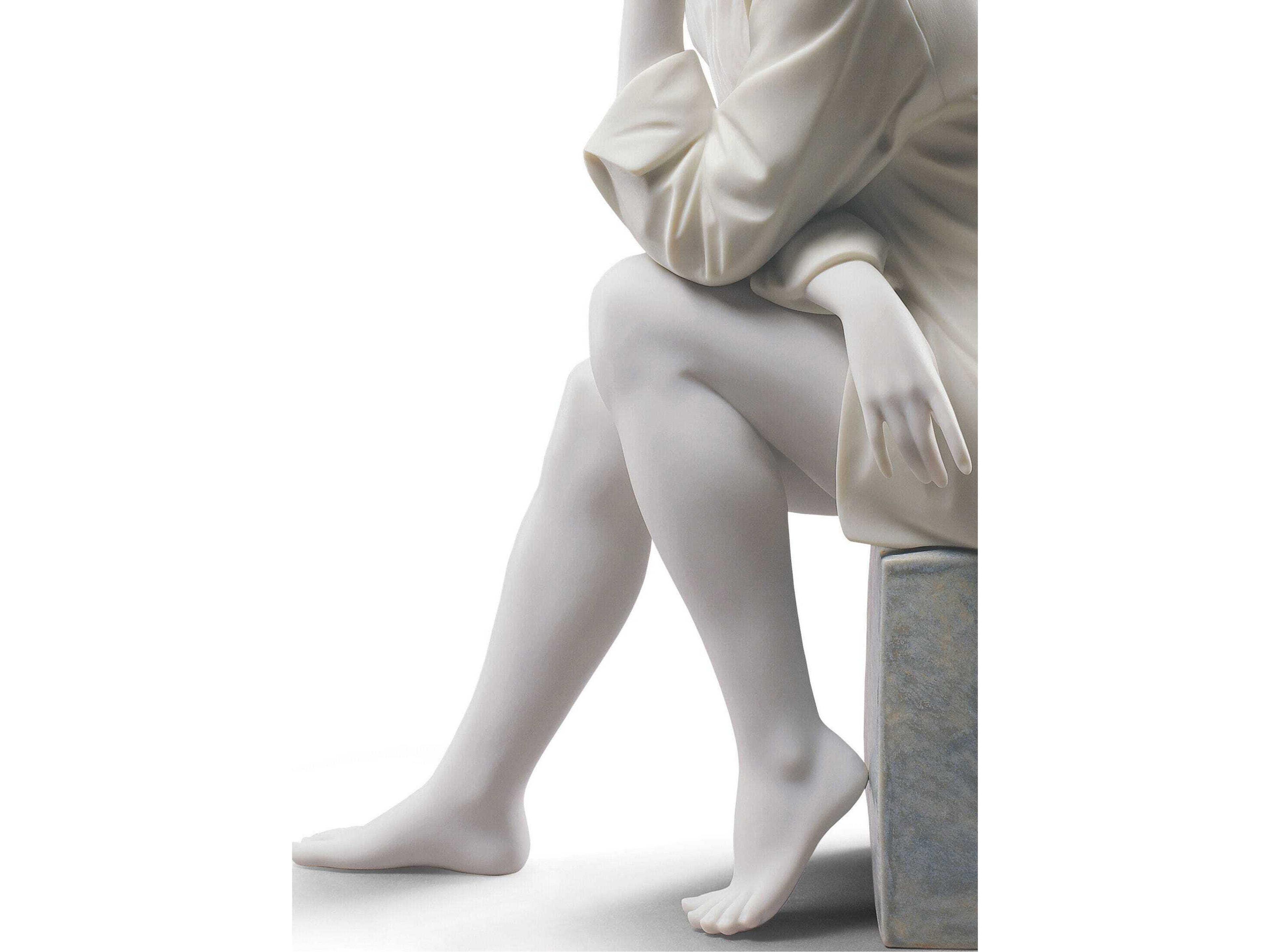 Lladro In My Thoughts Woman Figurine