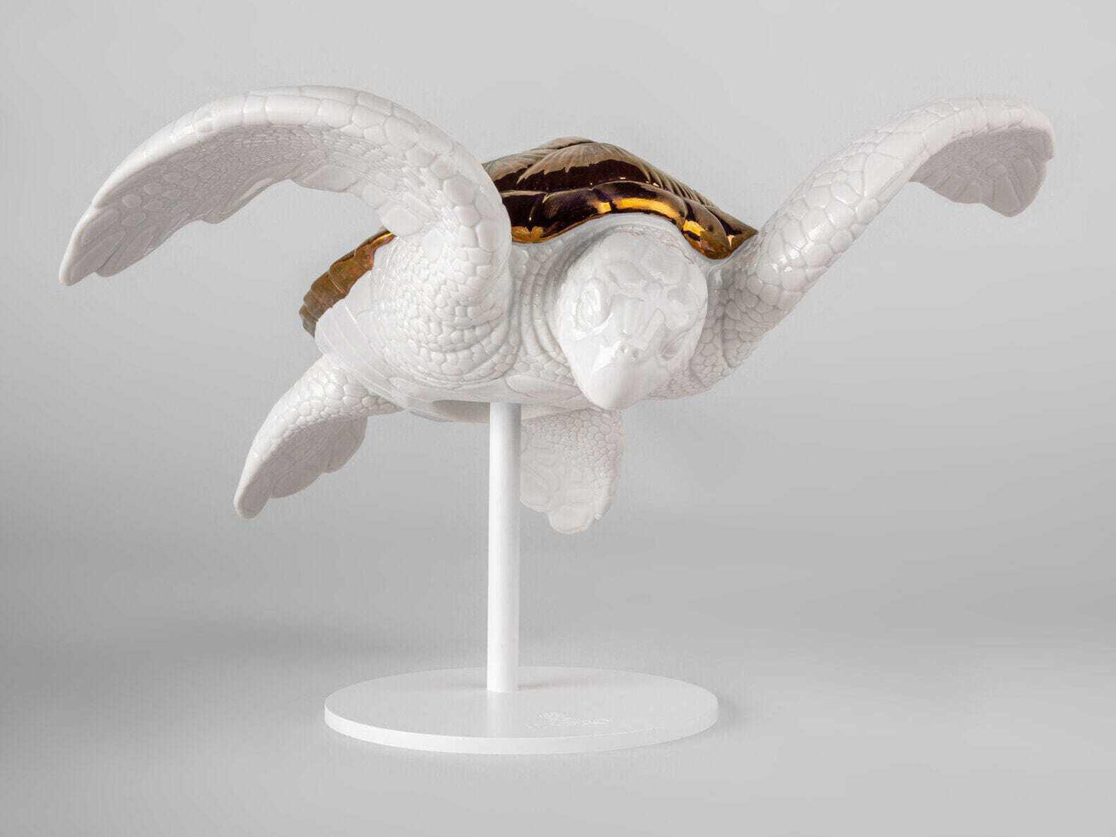 Lladro Sea Turtle-I Sculpture