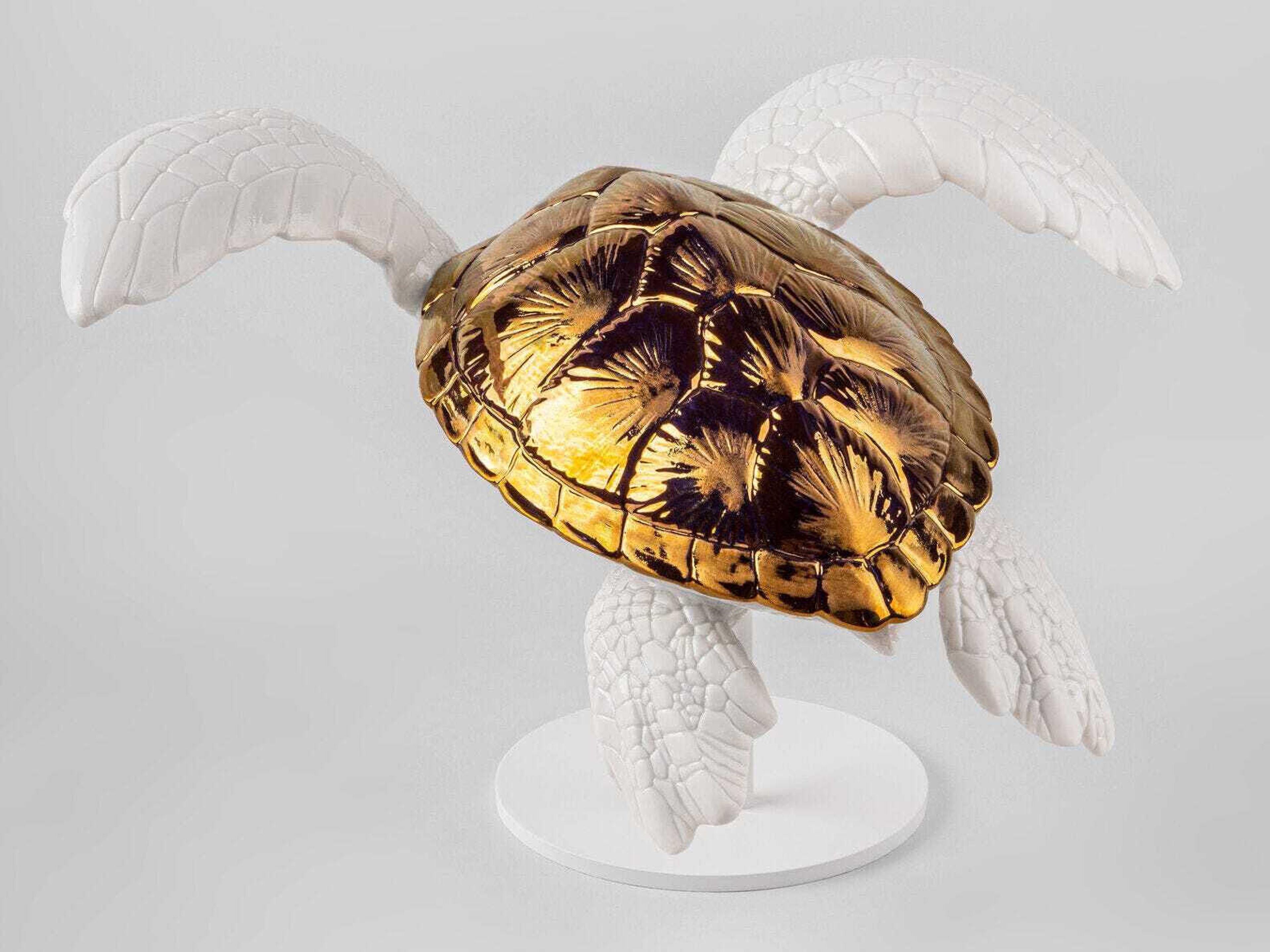 Lladro Sea Turtle-I Sculpture